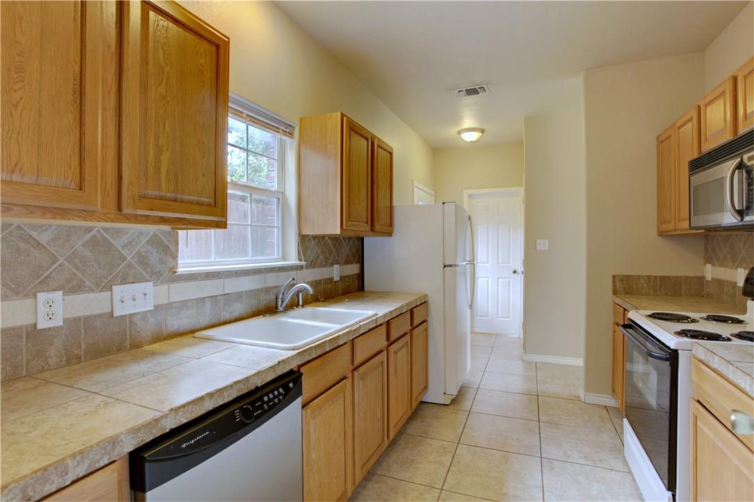 1105 N Cuernavaca Dr #a & B Property Photo 9