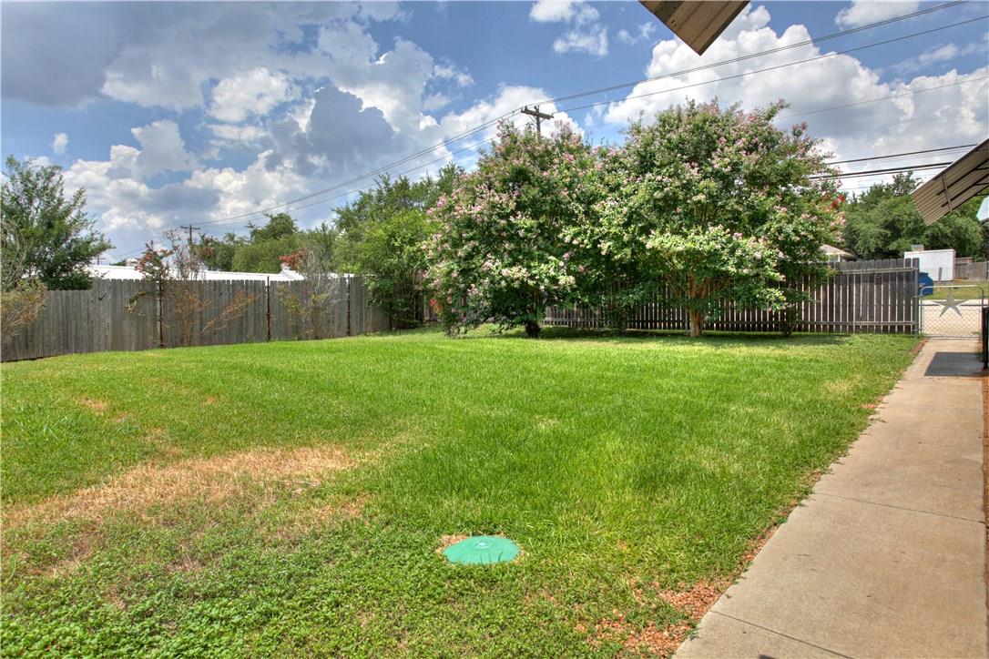 1105 N Cuernavaca Dr #a & B Property Photo 19