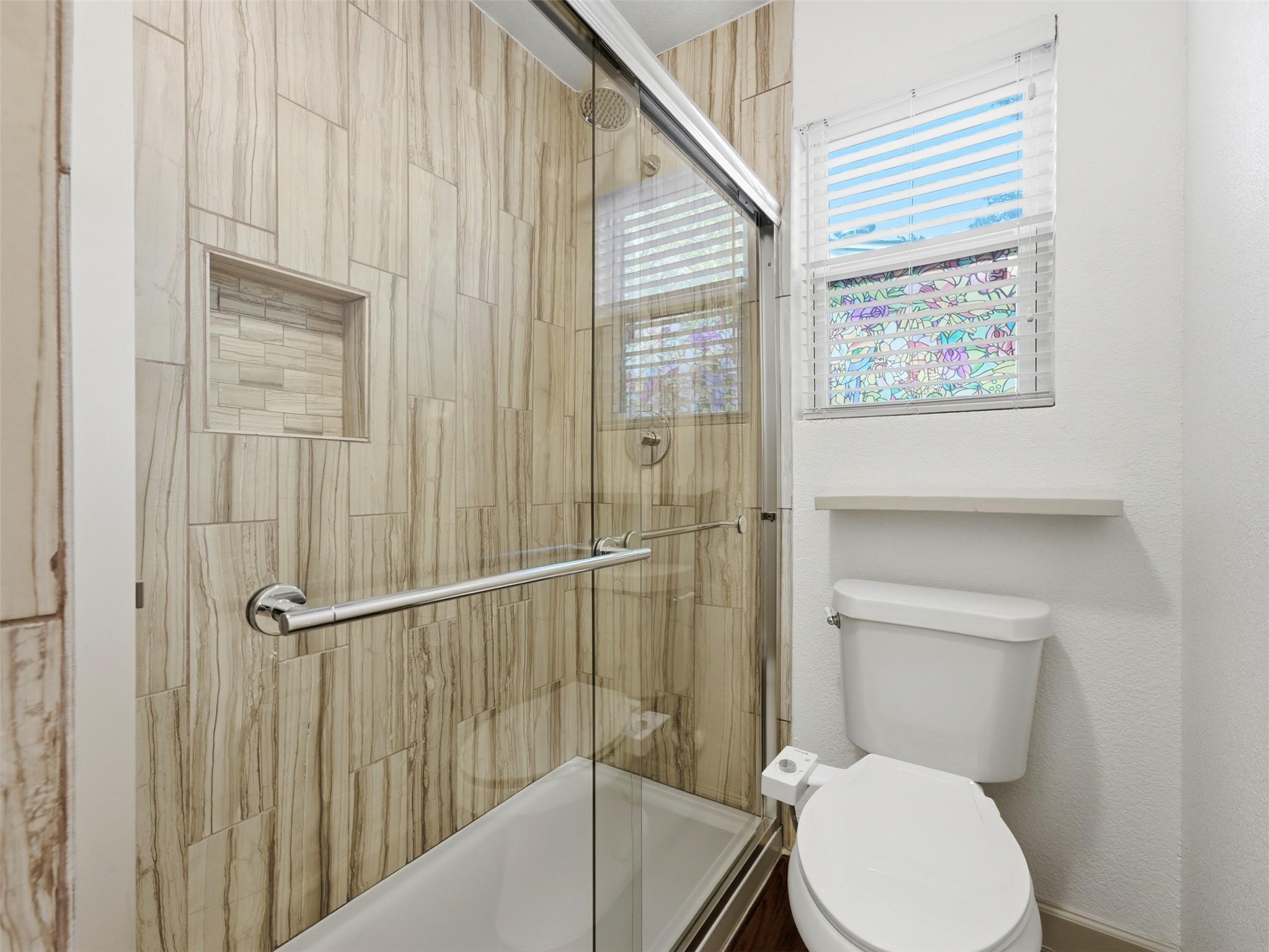5607 Berkman Dr Property Photo 20