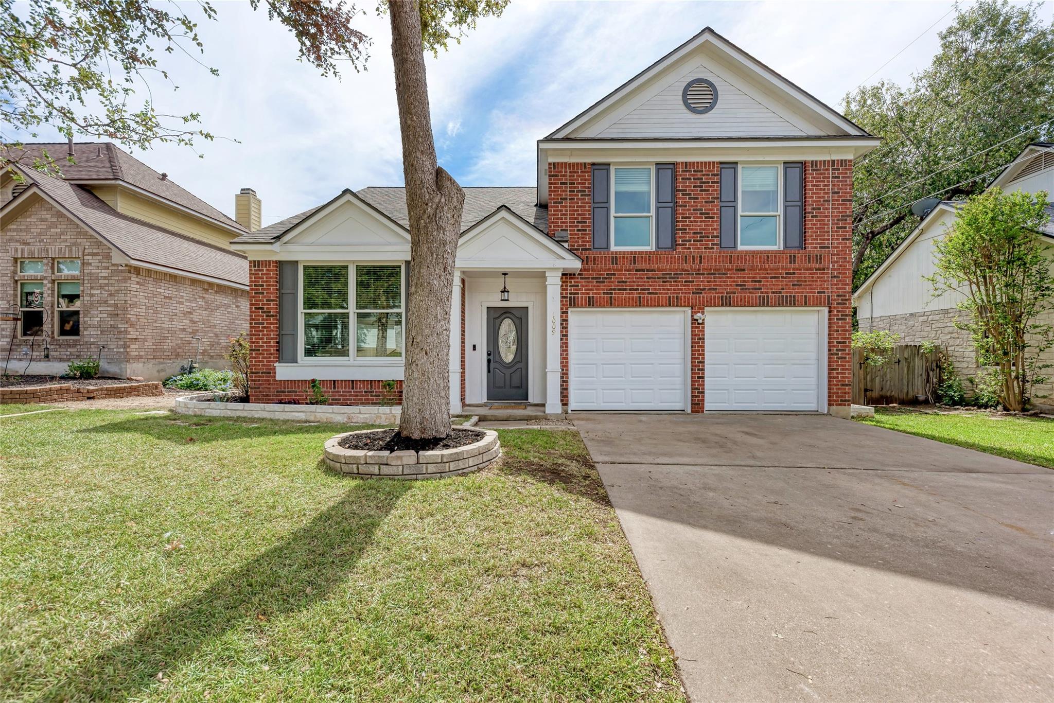 1009 Riverlawn Dr Property Photo 1