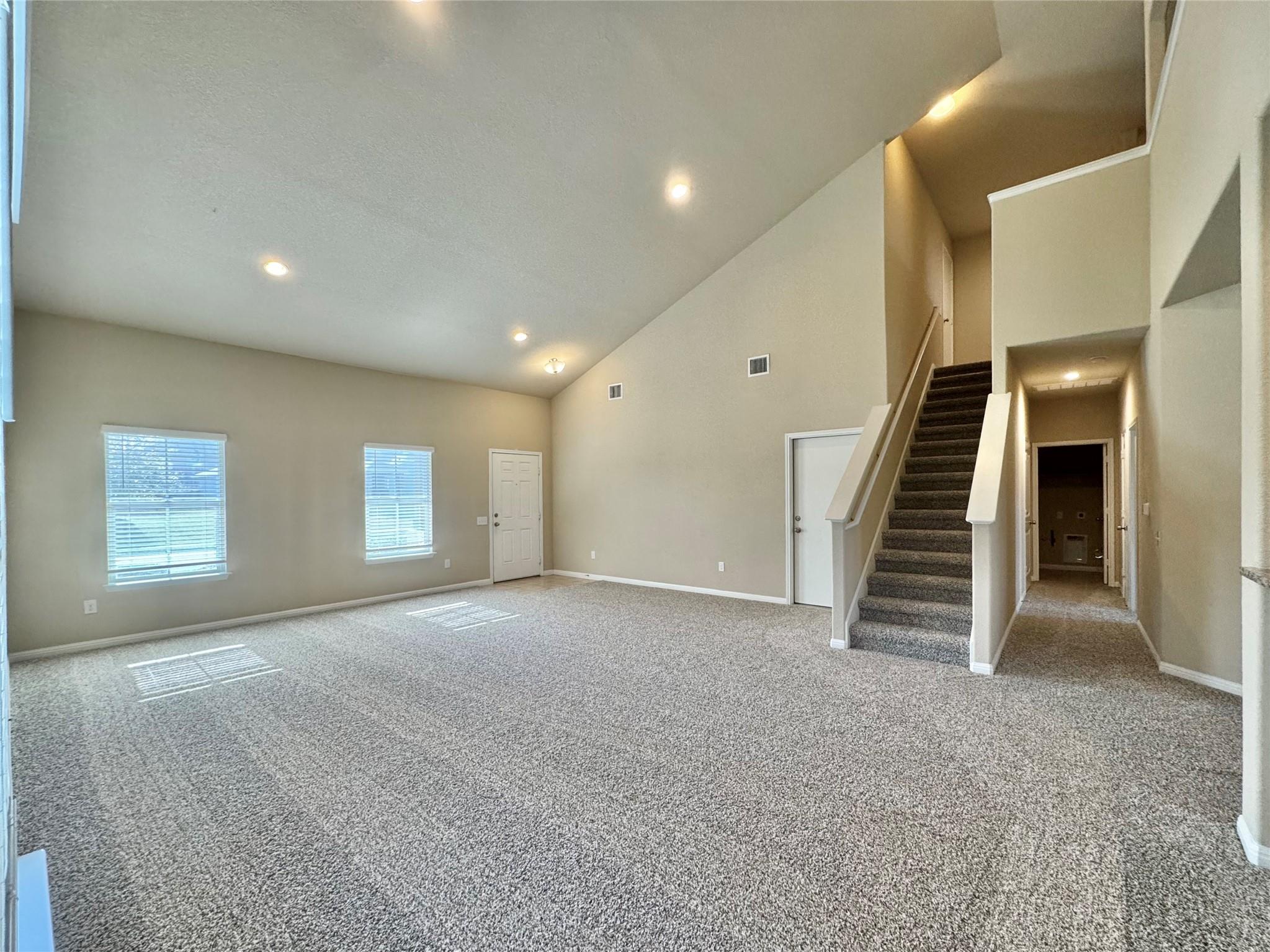 1521 Maier Dr Property Photo 2