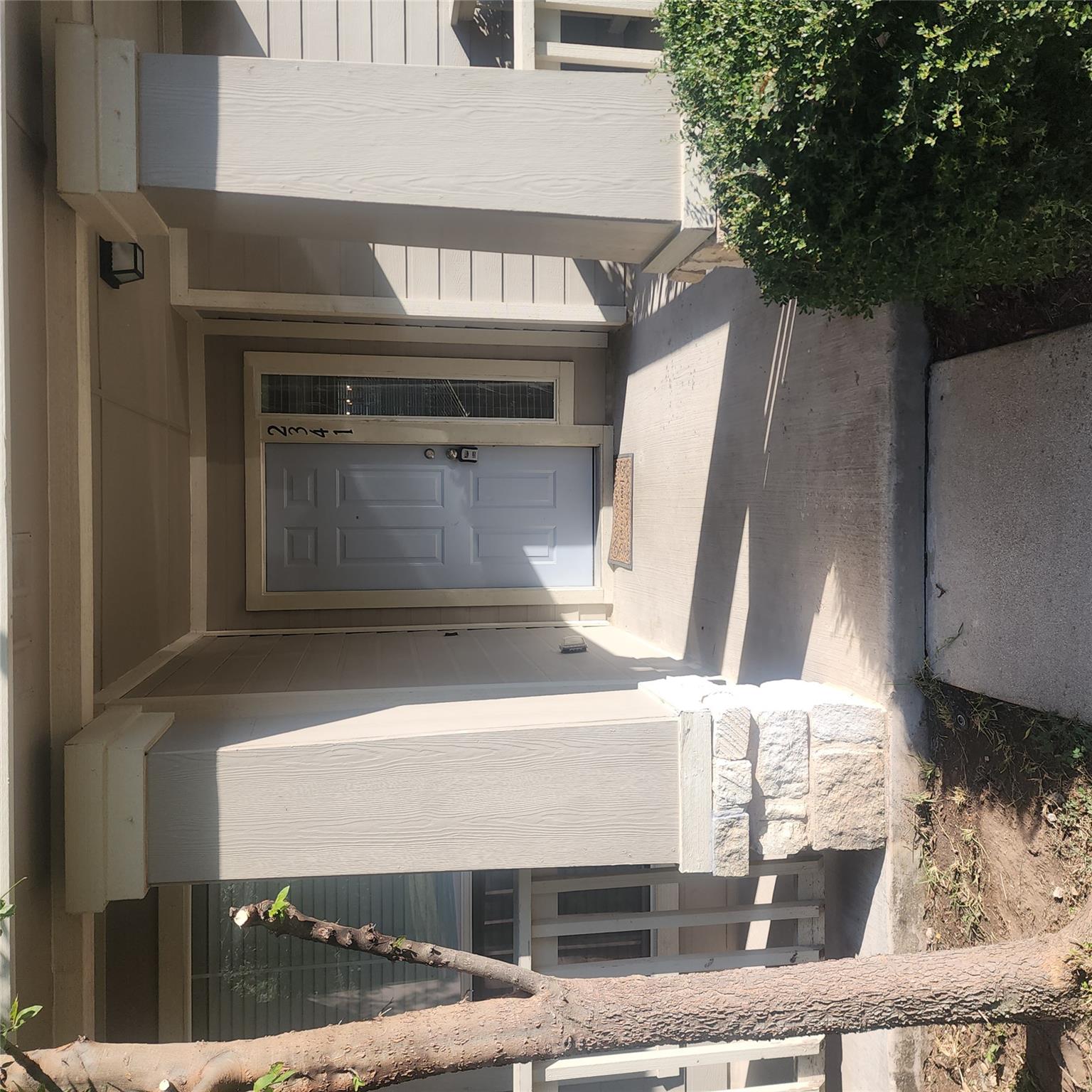 2341 Bluffstone Dr Property Photo 3