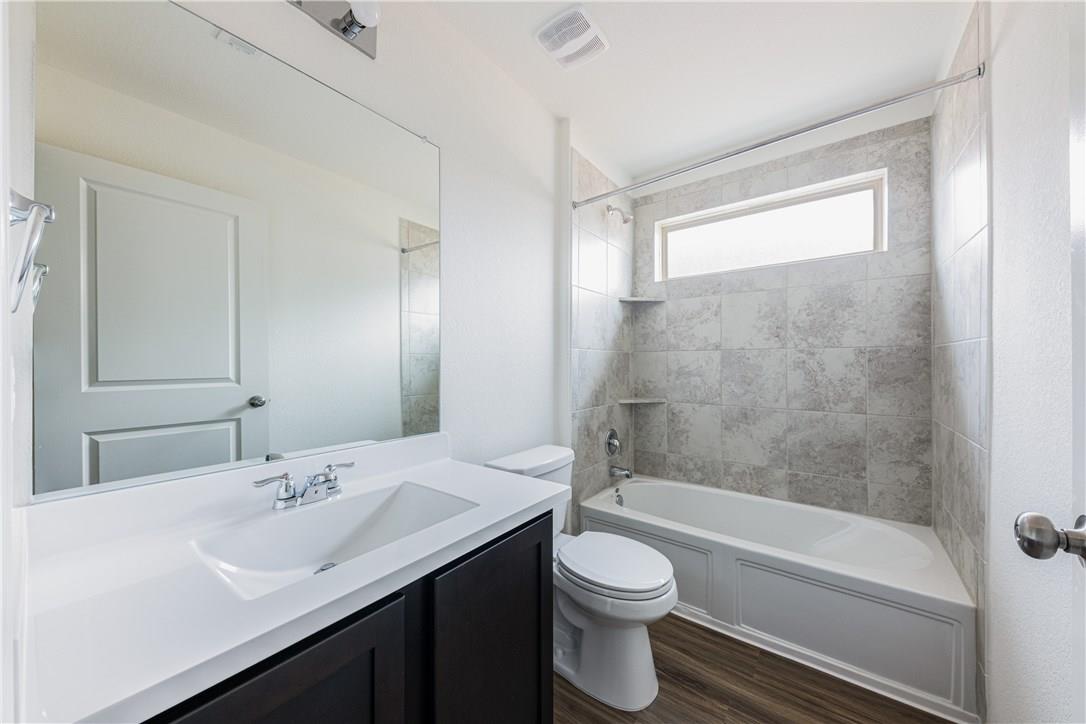11901 Roscommon Trl Property Photo 5