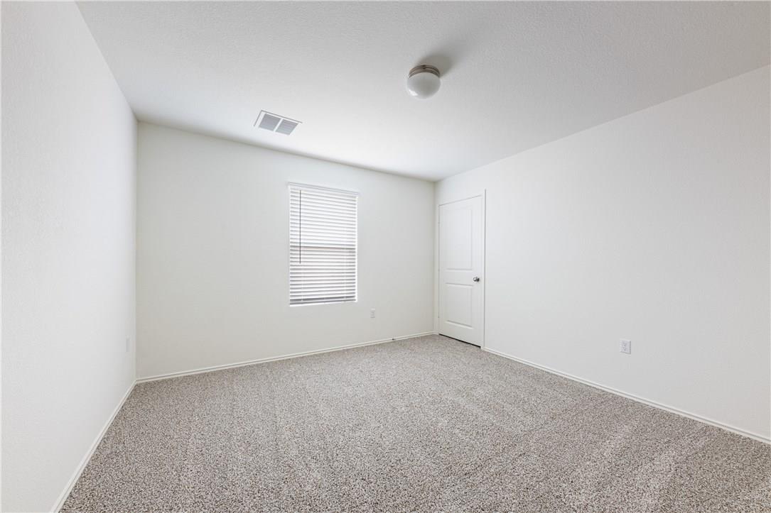 11901 Roscommon Trl Property Photo 8