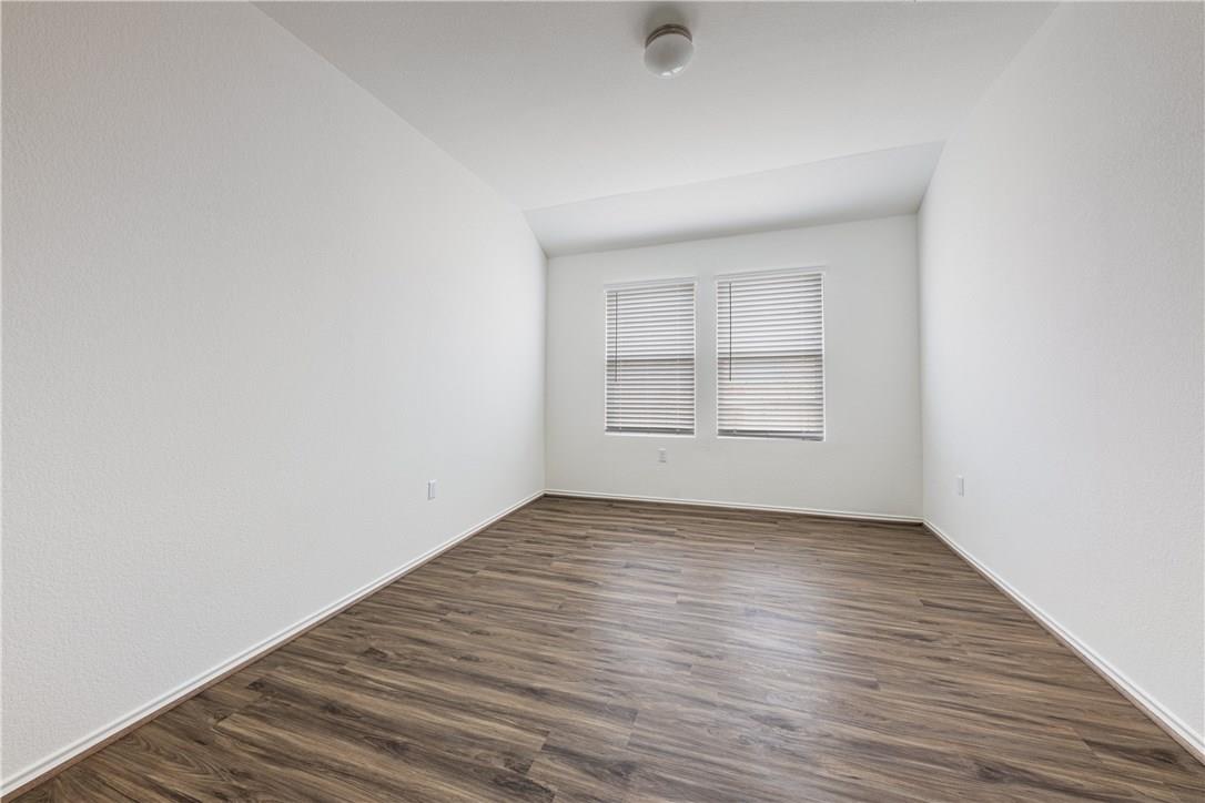 11901 Roscommon Trl Property Photo 9