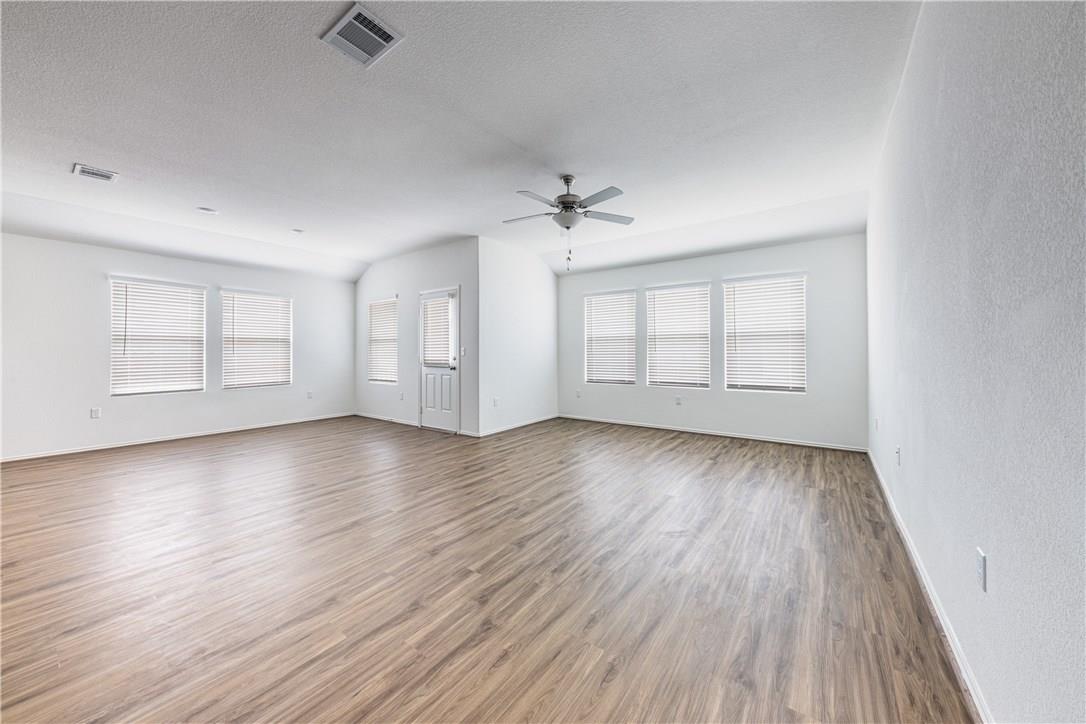 11901 Roscommon Trl Property Photo 15