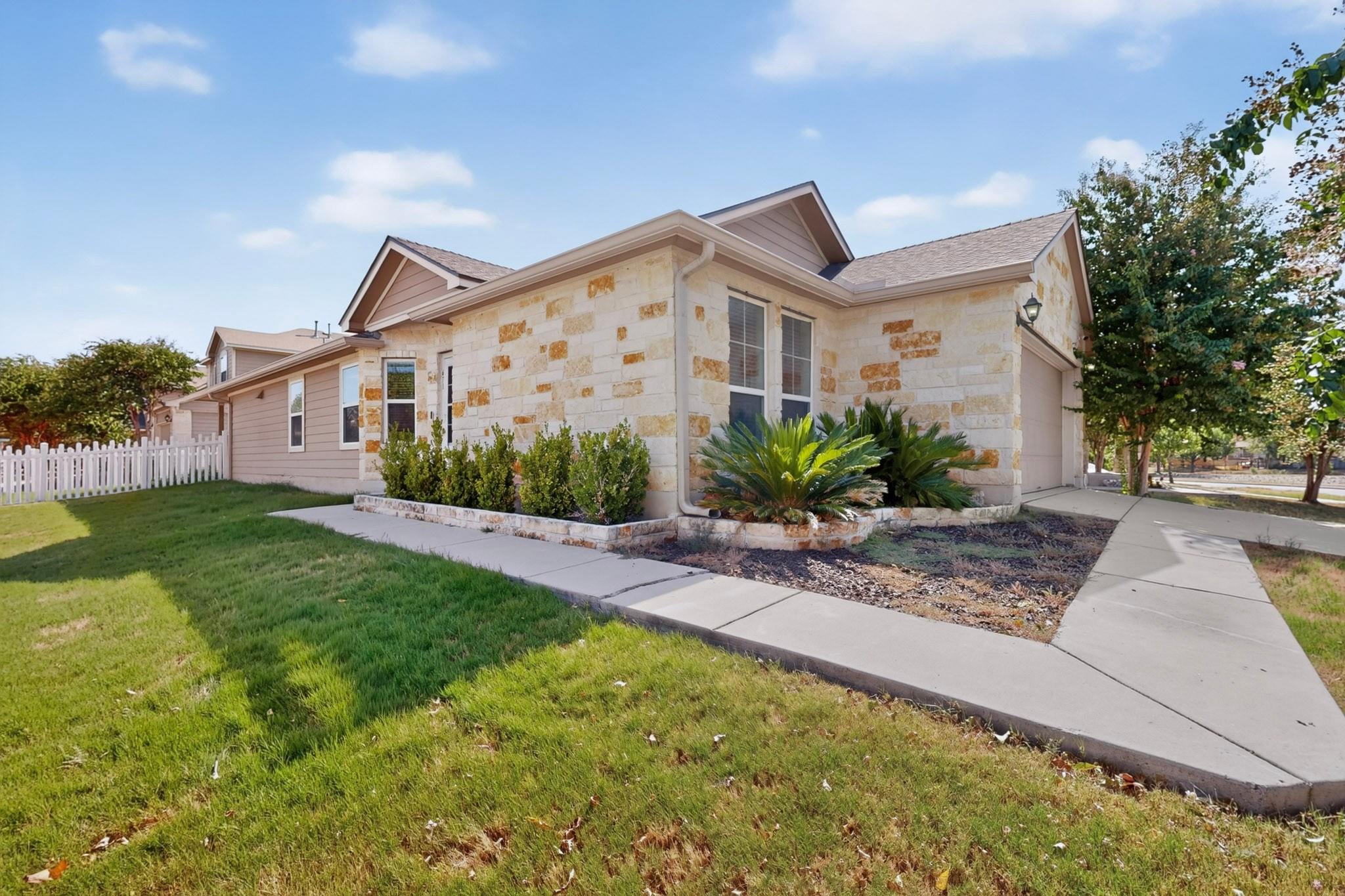 671 Tumlinson Fort Way Property Photo 3