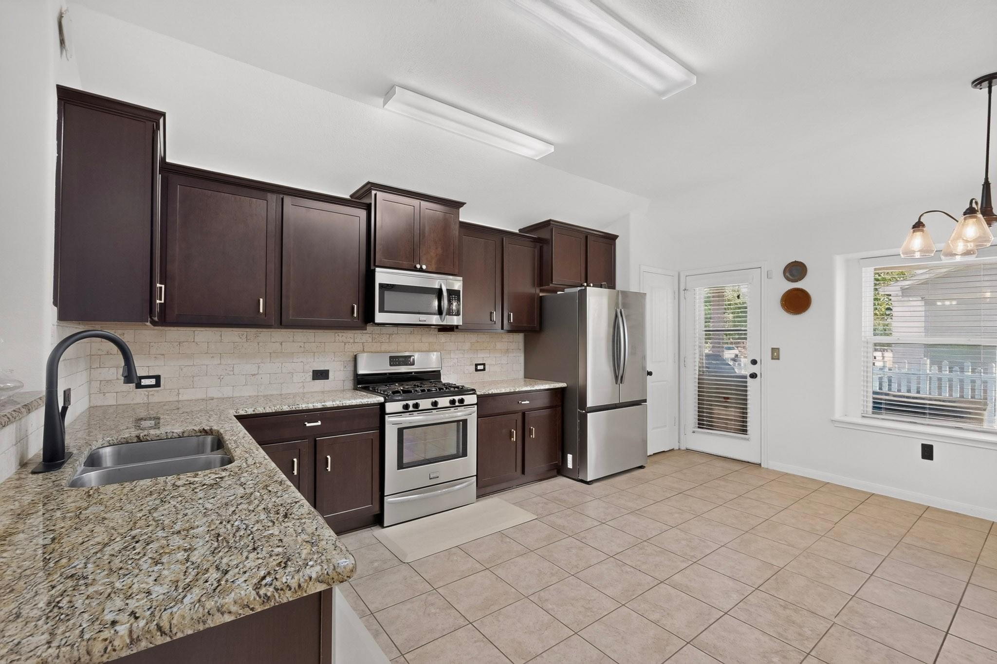671 Tumlinson Fort Way Property Photo 10