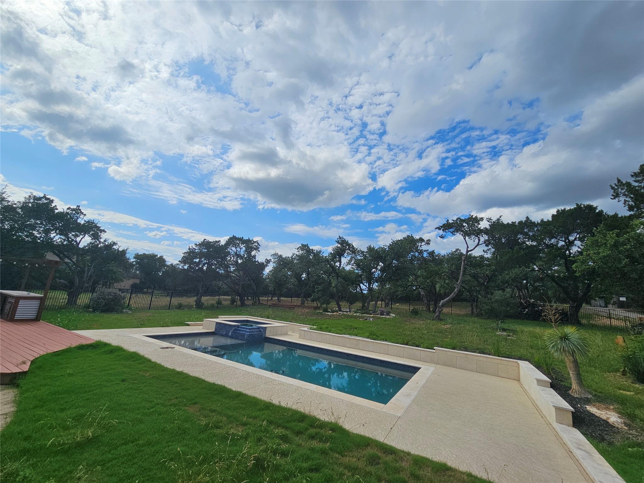 2516 La Ventana Pkwy Property Photo 2