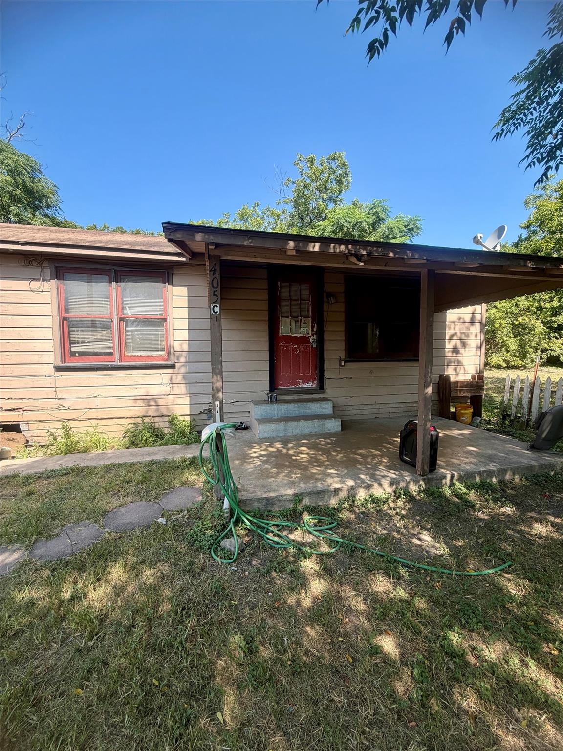 405 N Burleson St #c Property Photo 1