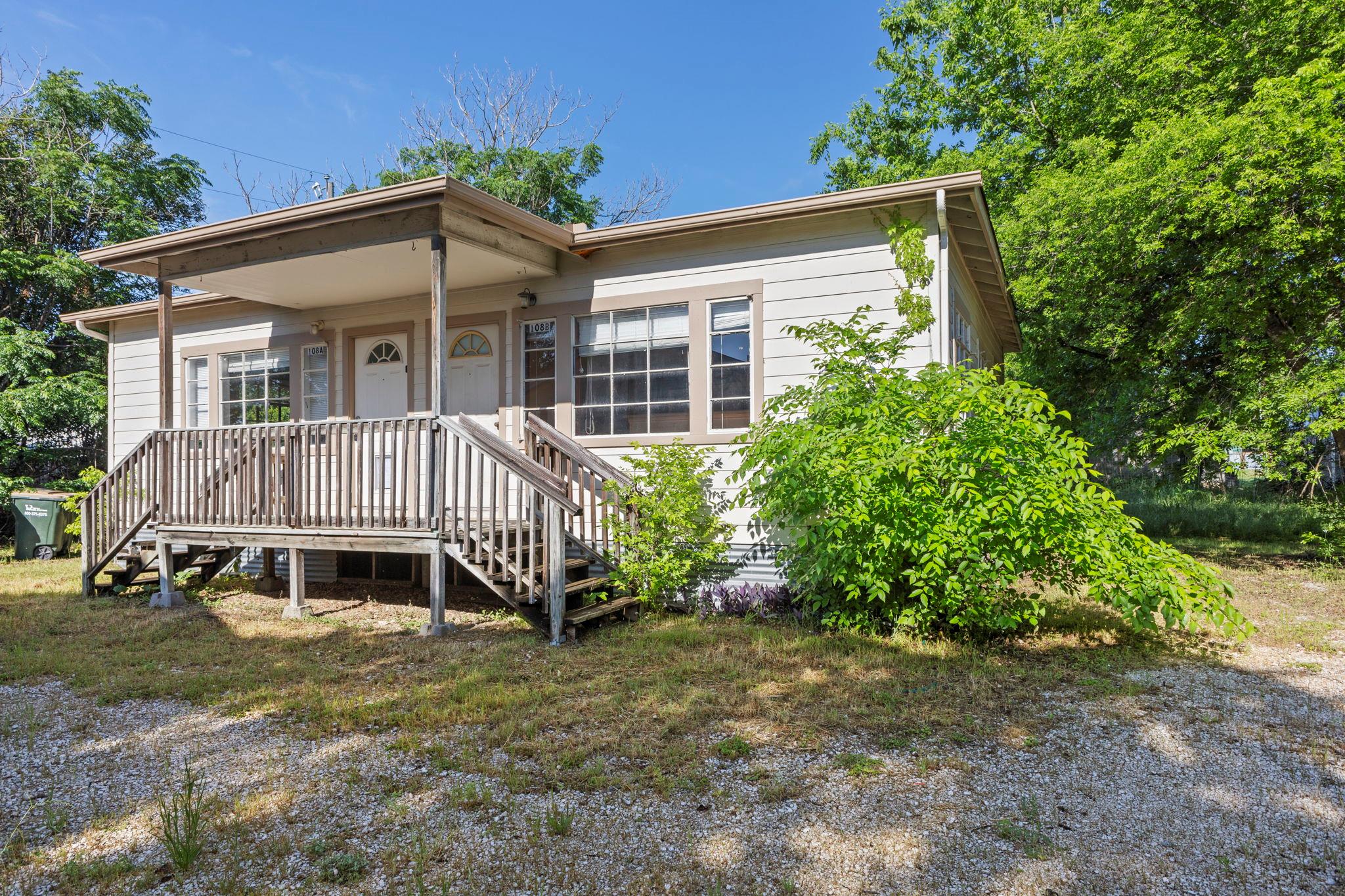 108 W Austin St #B Property Photo 1