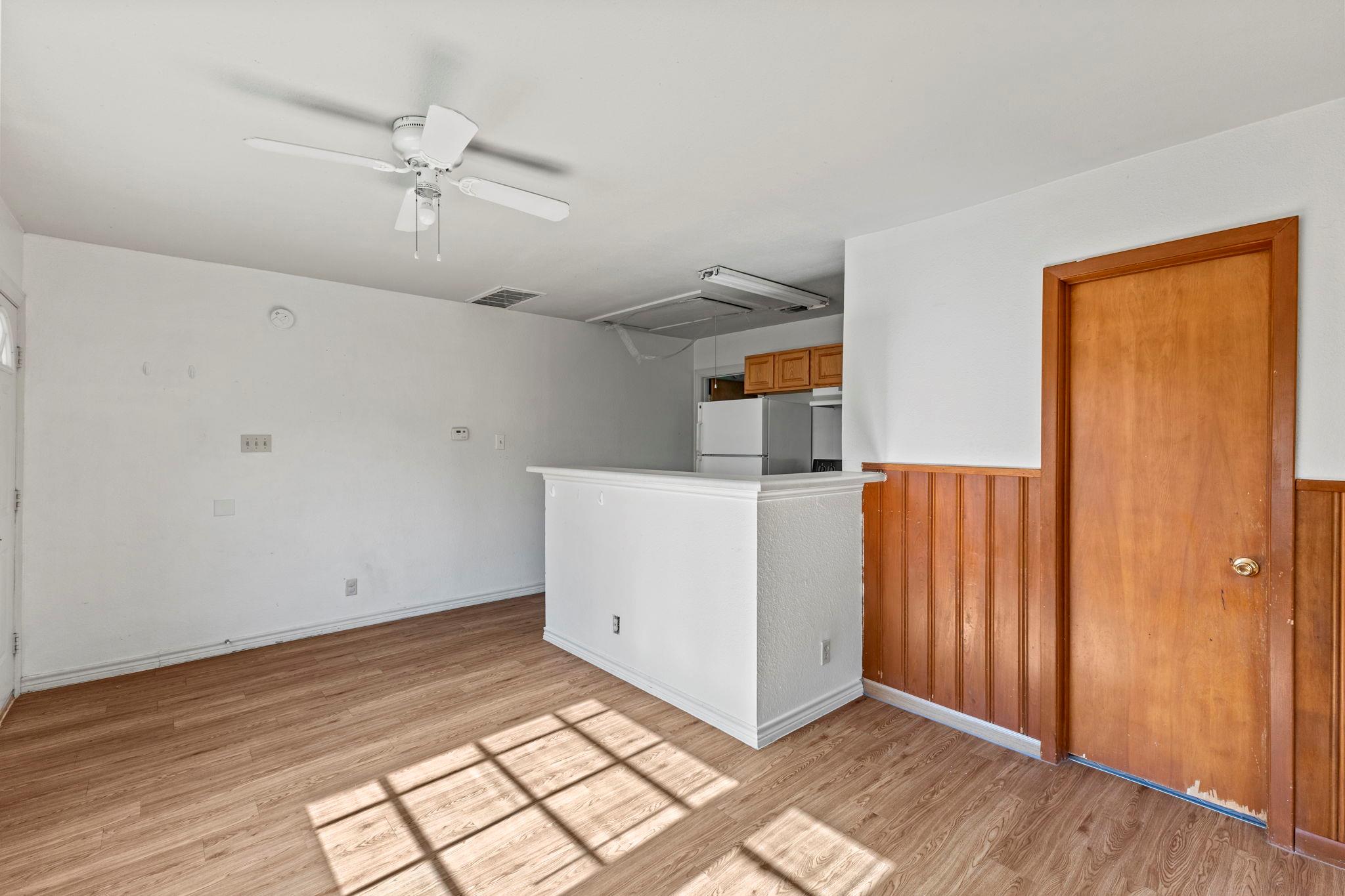 108 W Austin St #b Property Photo 6