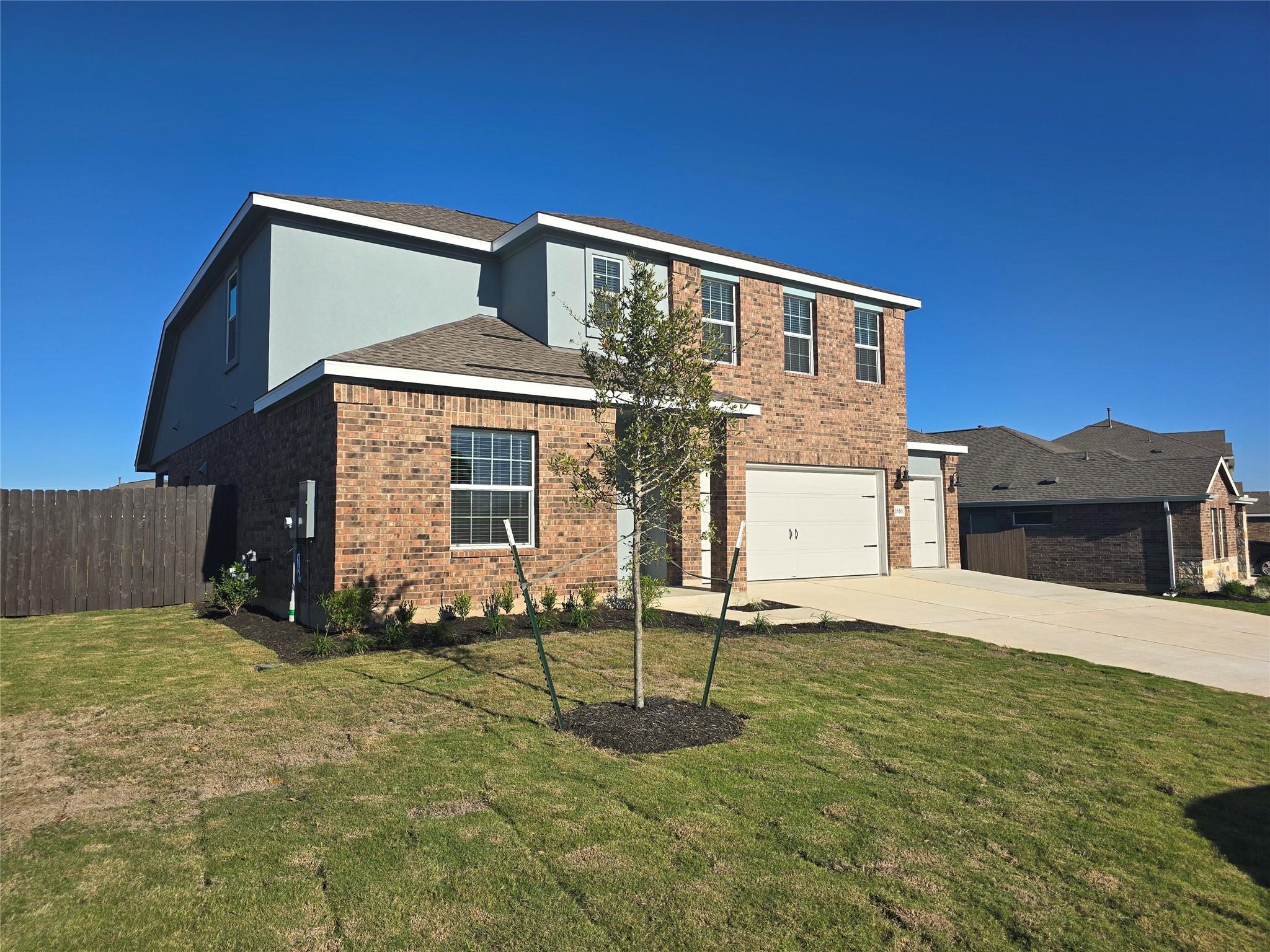 1816 Four Waters Loop Property Photo 2