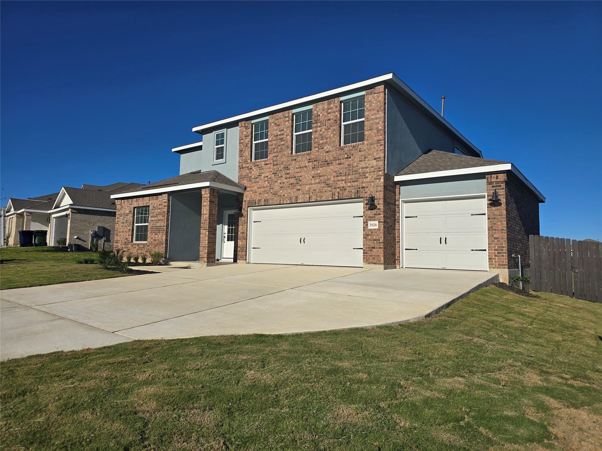 1816 Four Waters Loop Property Photo 3