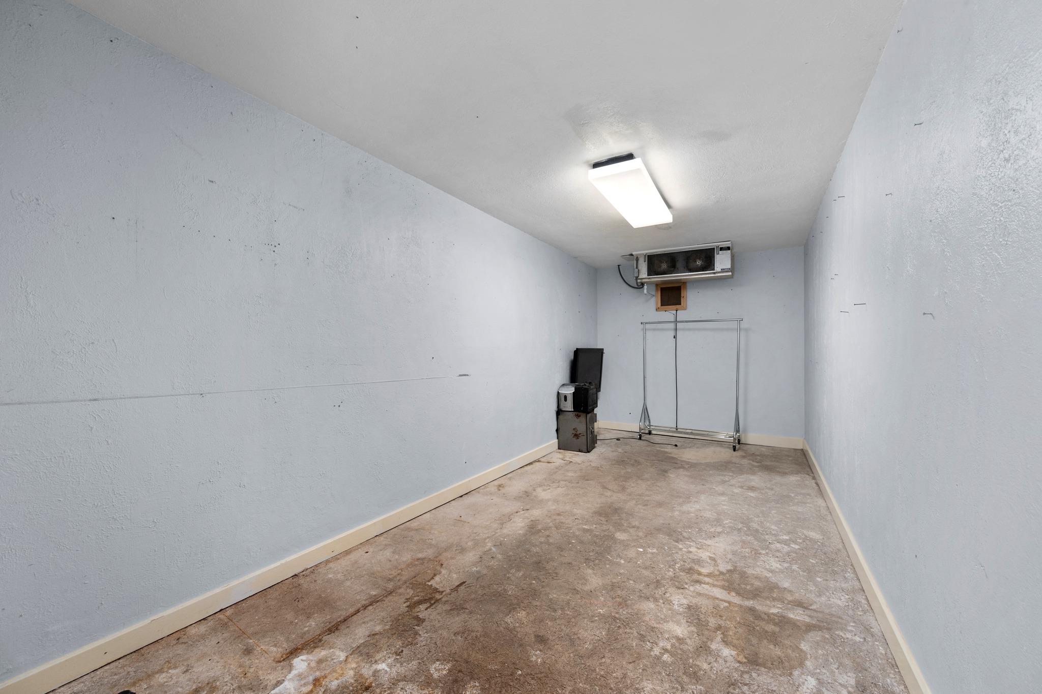 2100 Highgrove Ter Property Photo 14
