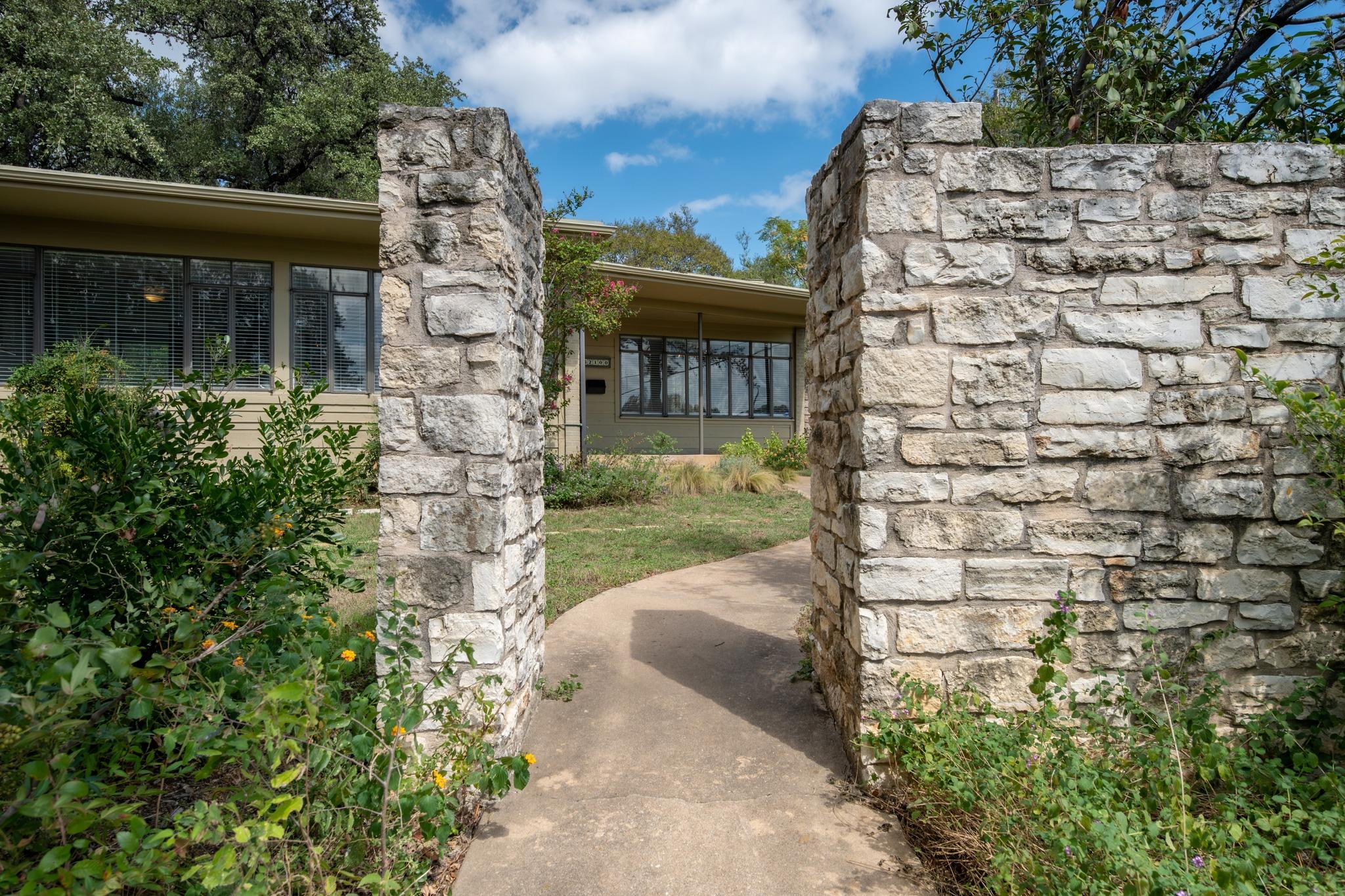 2100 Highgrove Ter Property Photo 29