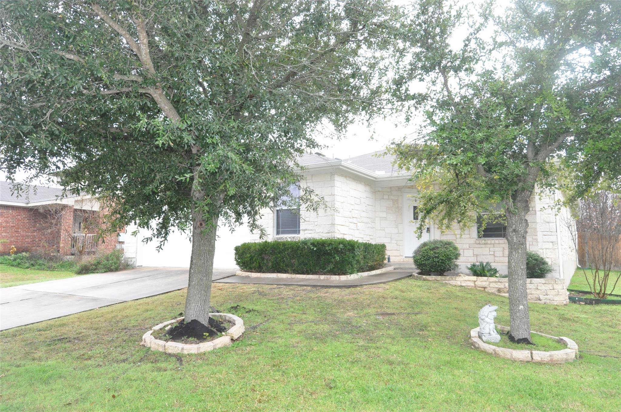 205 Woodley Rd Property Photo