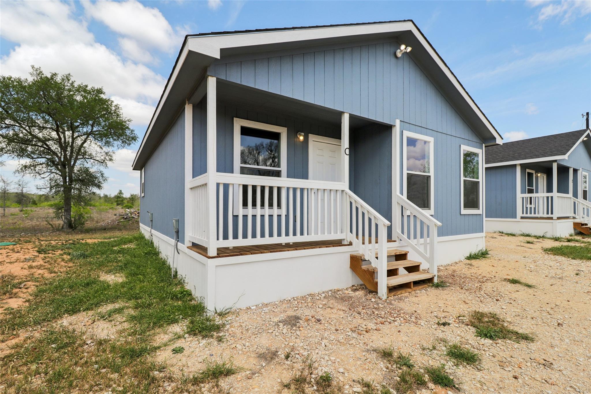 1087 Schubert Ln #c Property Photo 2