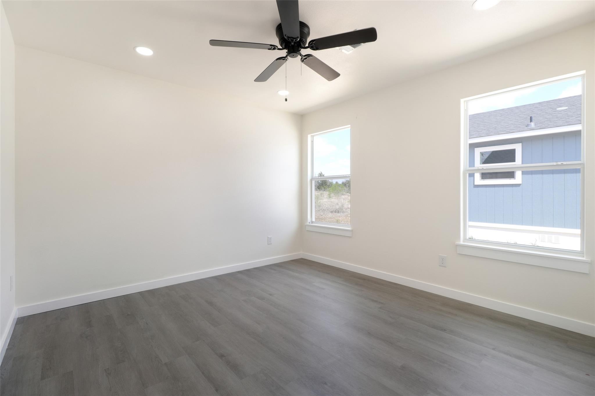1087 Schubert Ln #c Property Photo 10