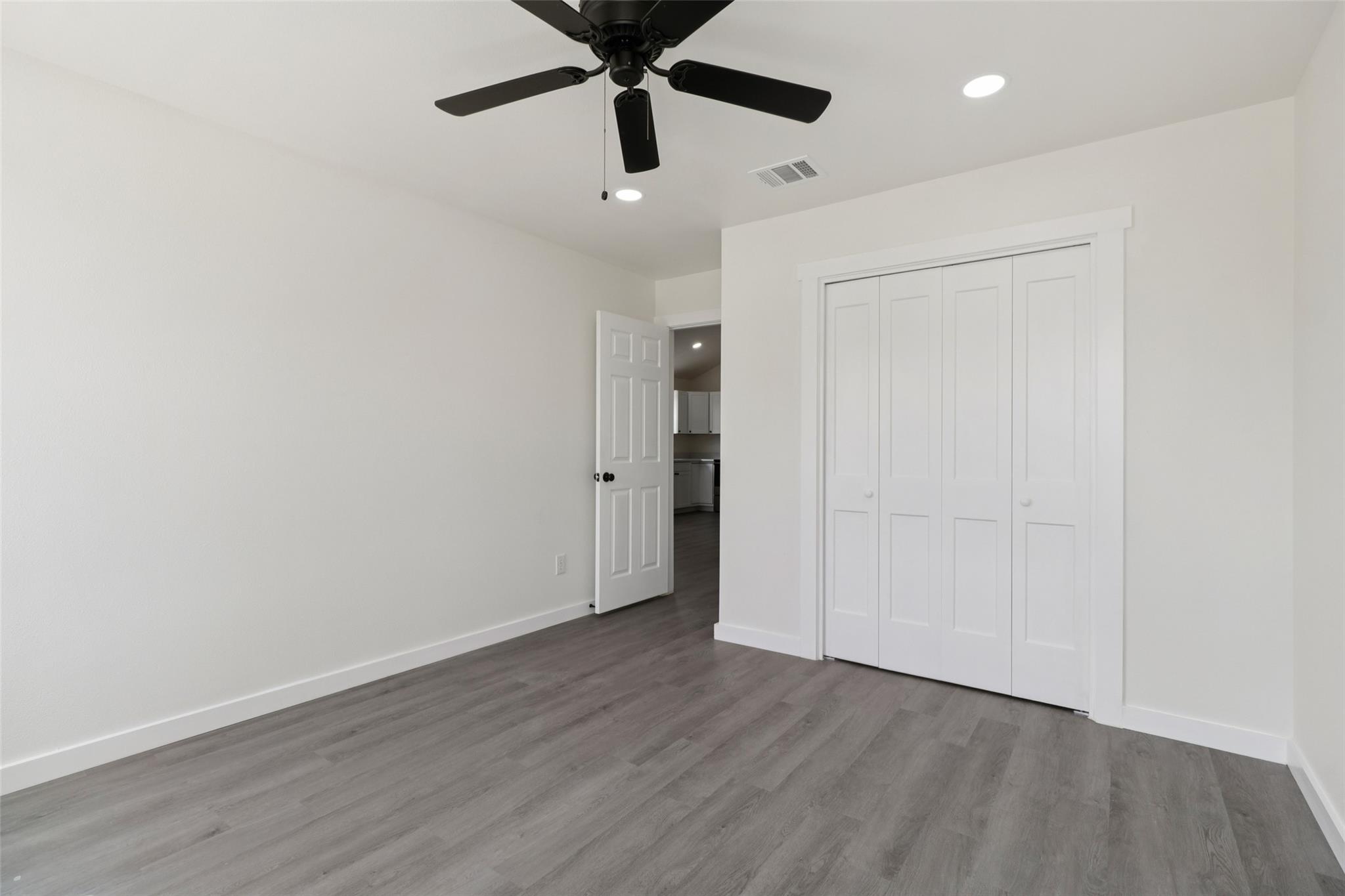 1087 Schubert Ln #c Property Photo 14