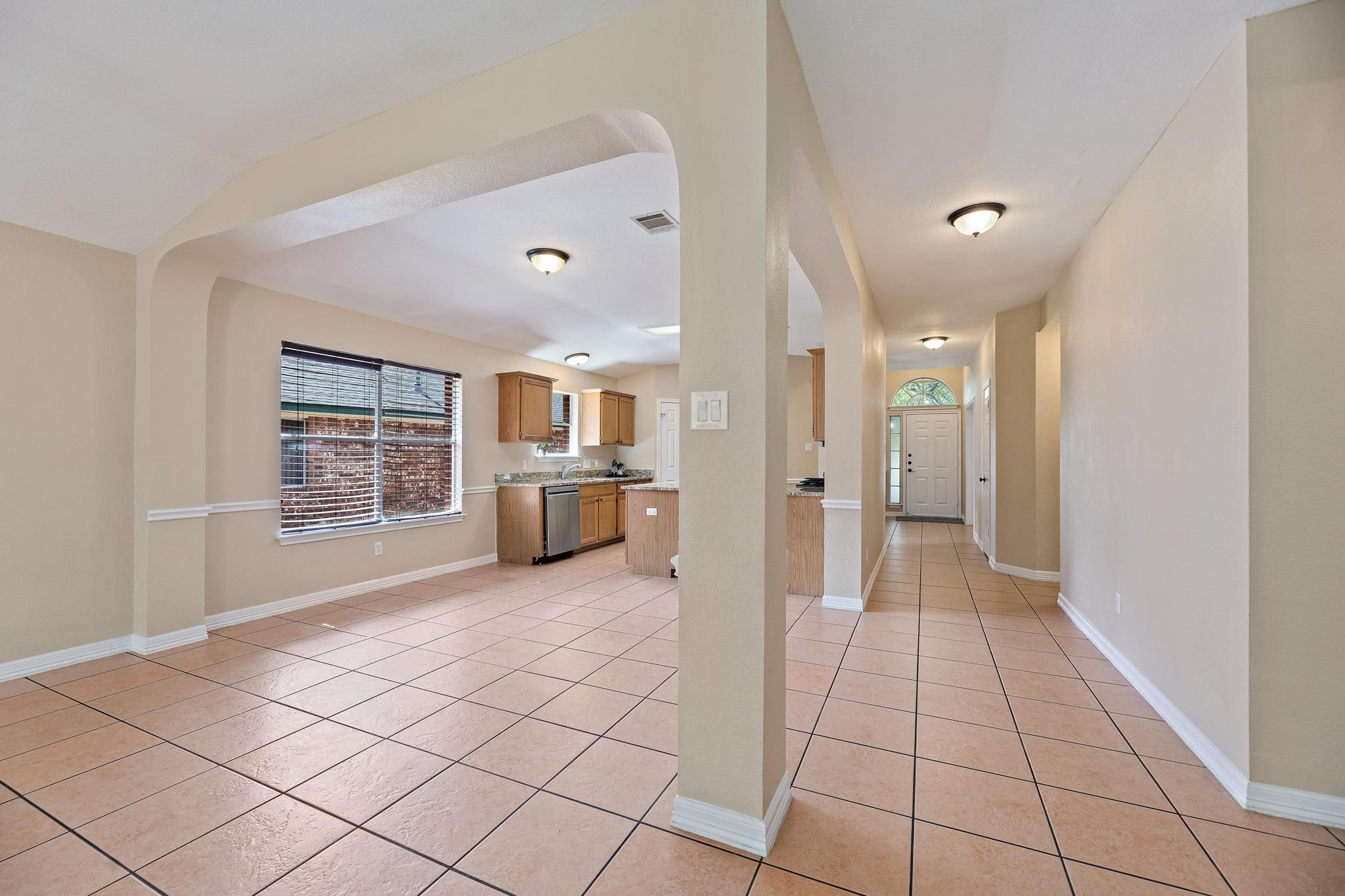 1208 Lochaline Loop Property Photo 10