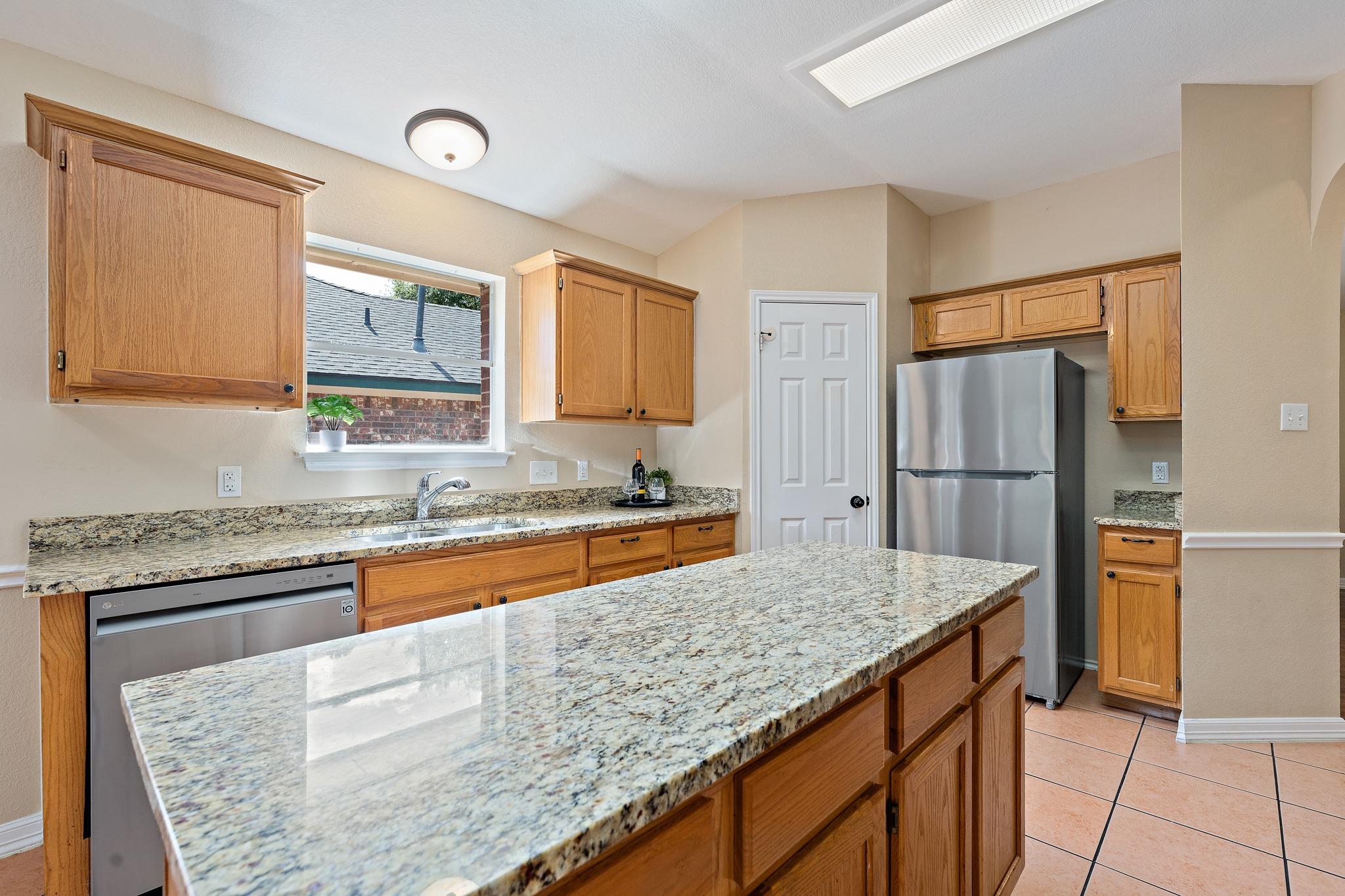 1208 Lochaline Loop Property Photo 15