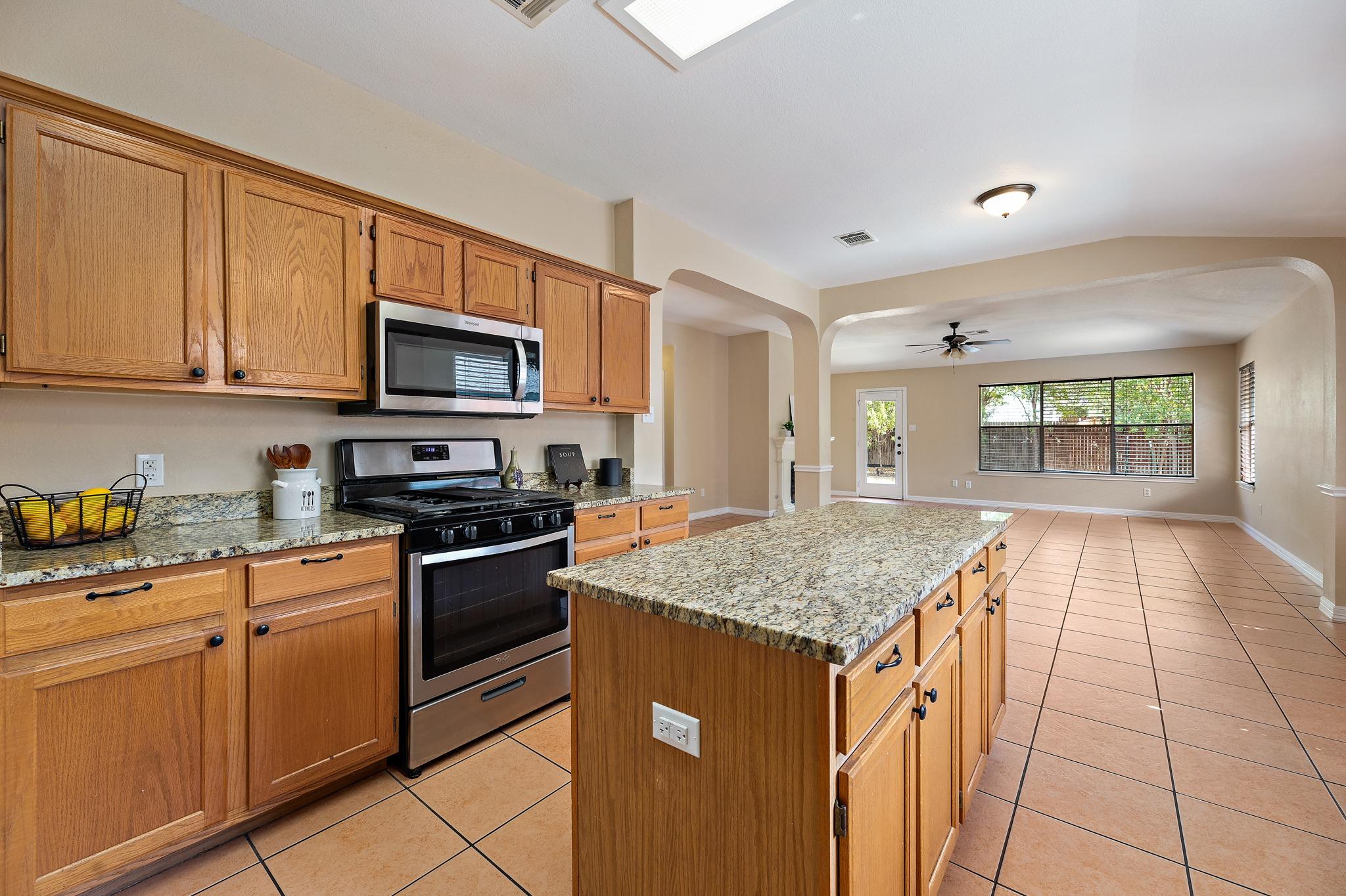 1208 Lochaline Loop Property Photo 16