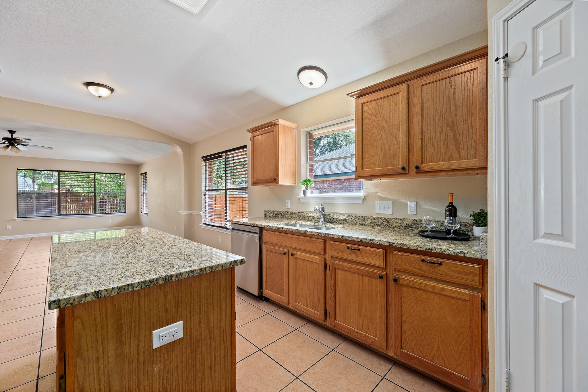 1208 Lochaline Loop Property Photo 17