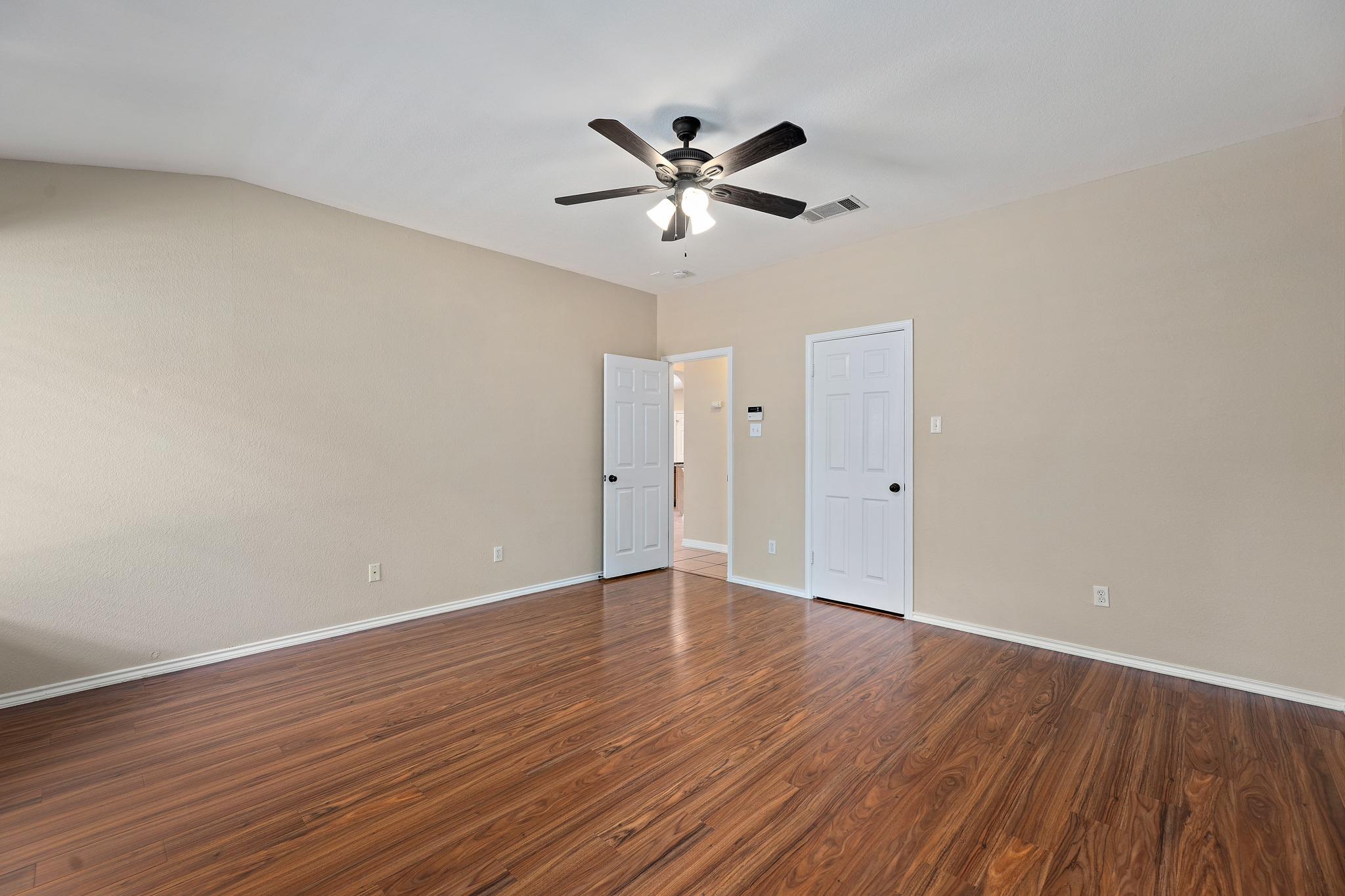 1208 Lochaline Loop Property Photo 19