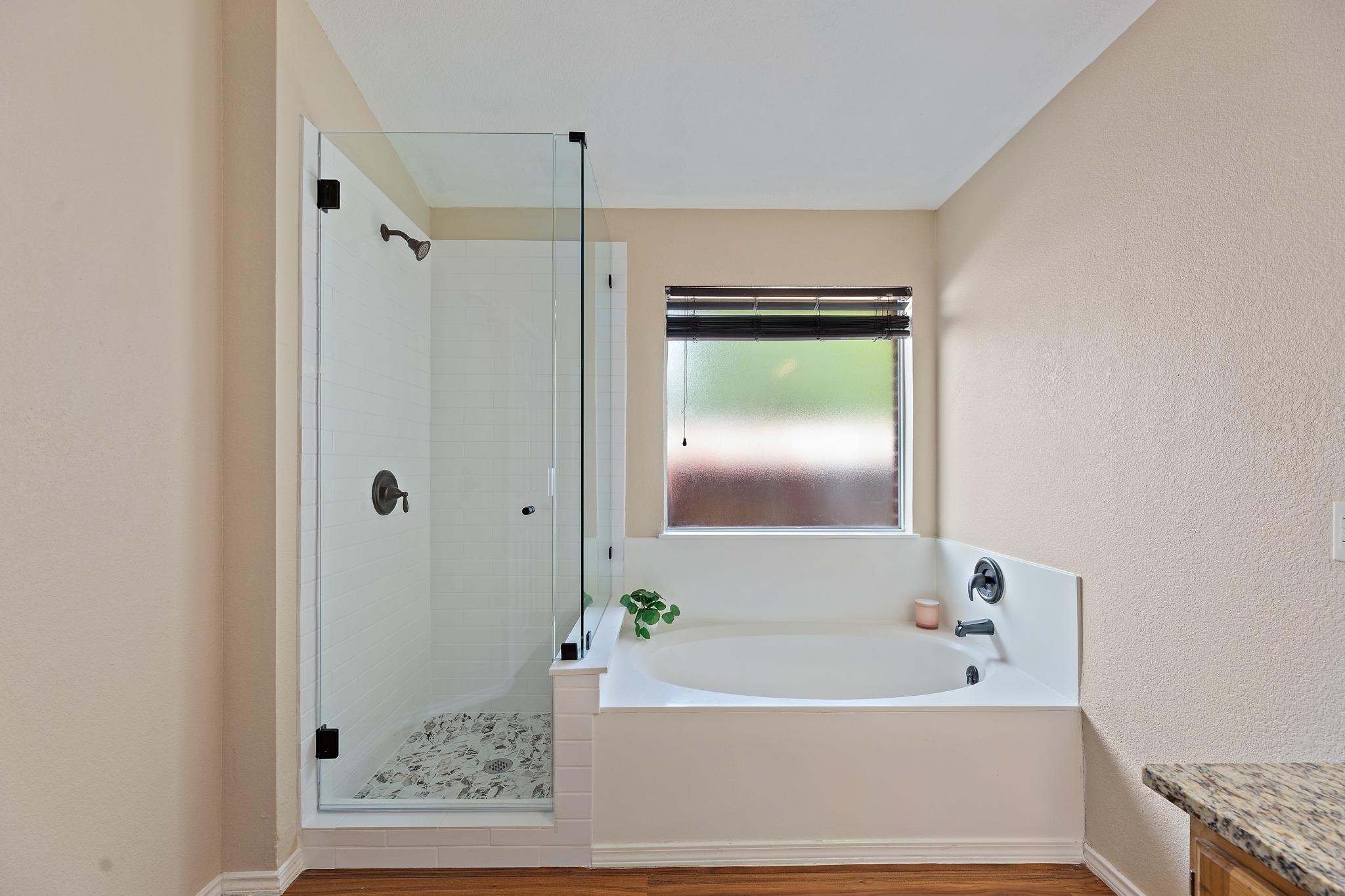 1208 Lochaline Loop Property Photo 21