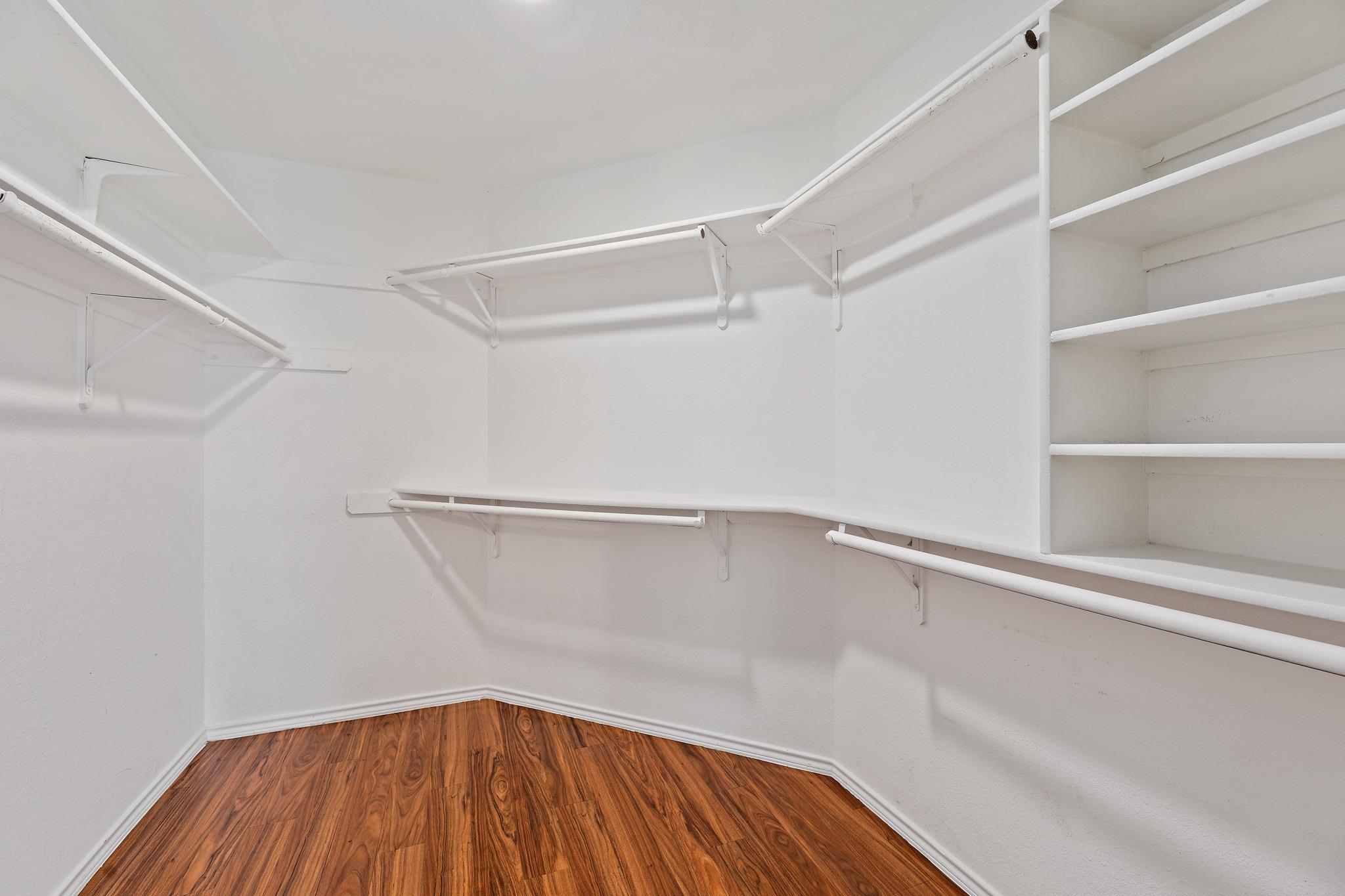 1208 Lochaline Loop Property Photo 24