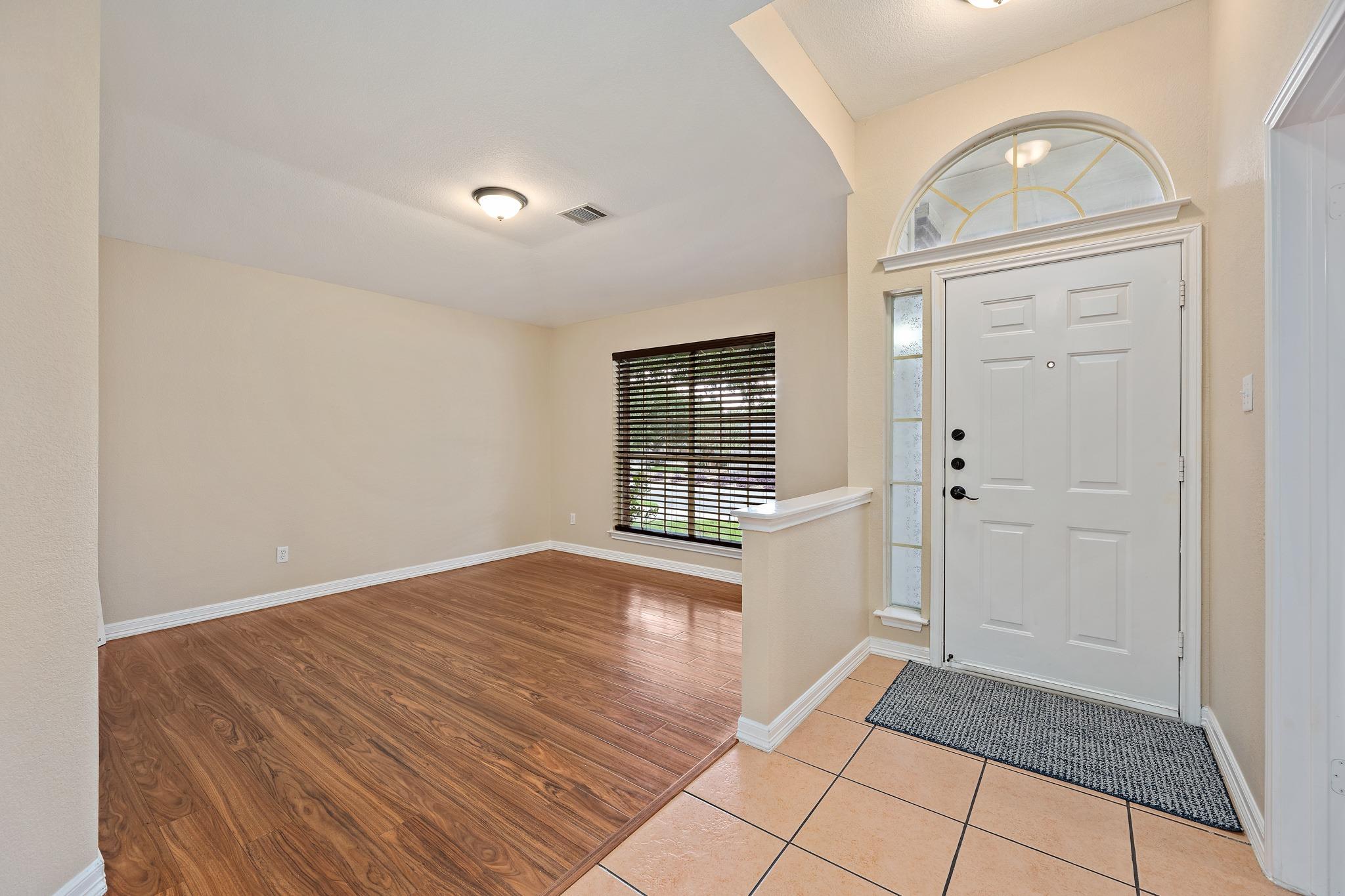 1208 Lochaline Loop Property Photo 25
