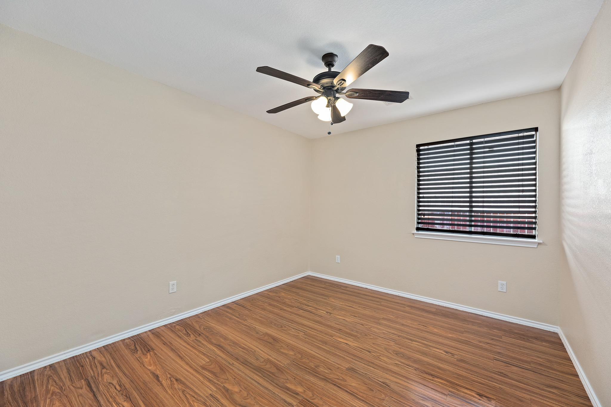 1208 Lochaline Loop Property Photo 31