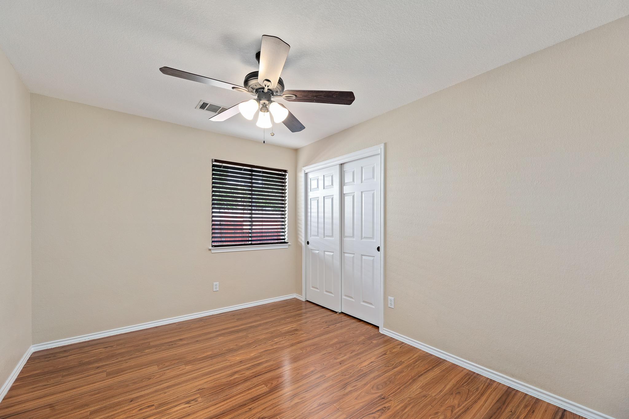 1208 Lochaline Loop Property Photo 33