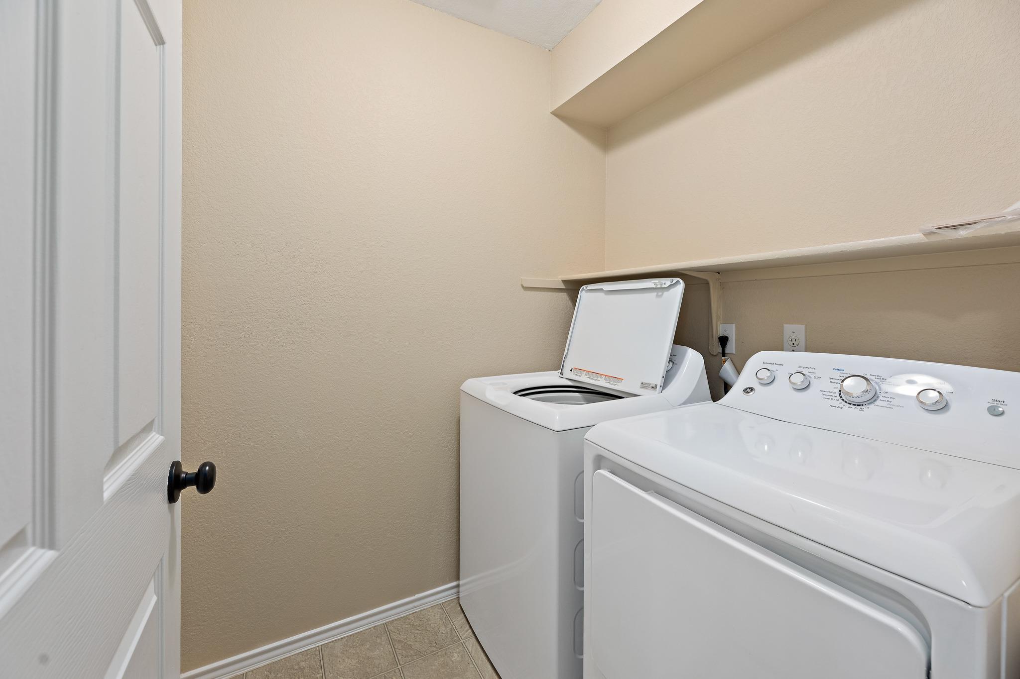 1208 Lochaline Loop Property Photo 35