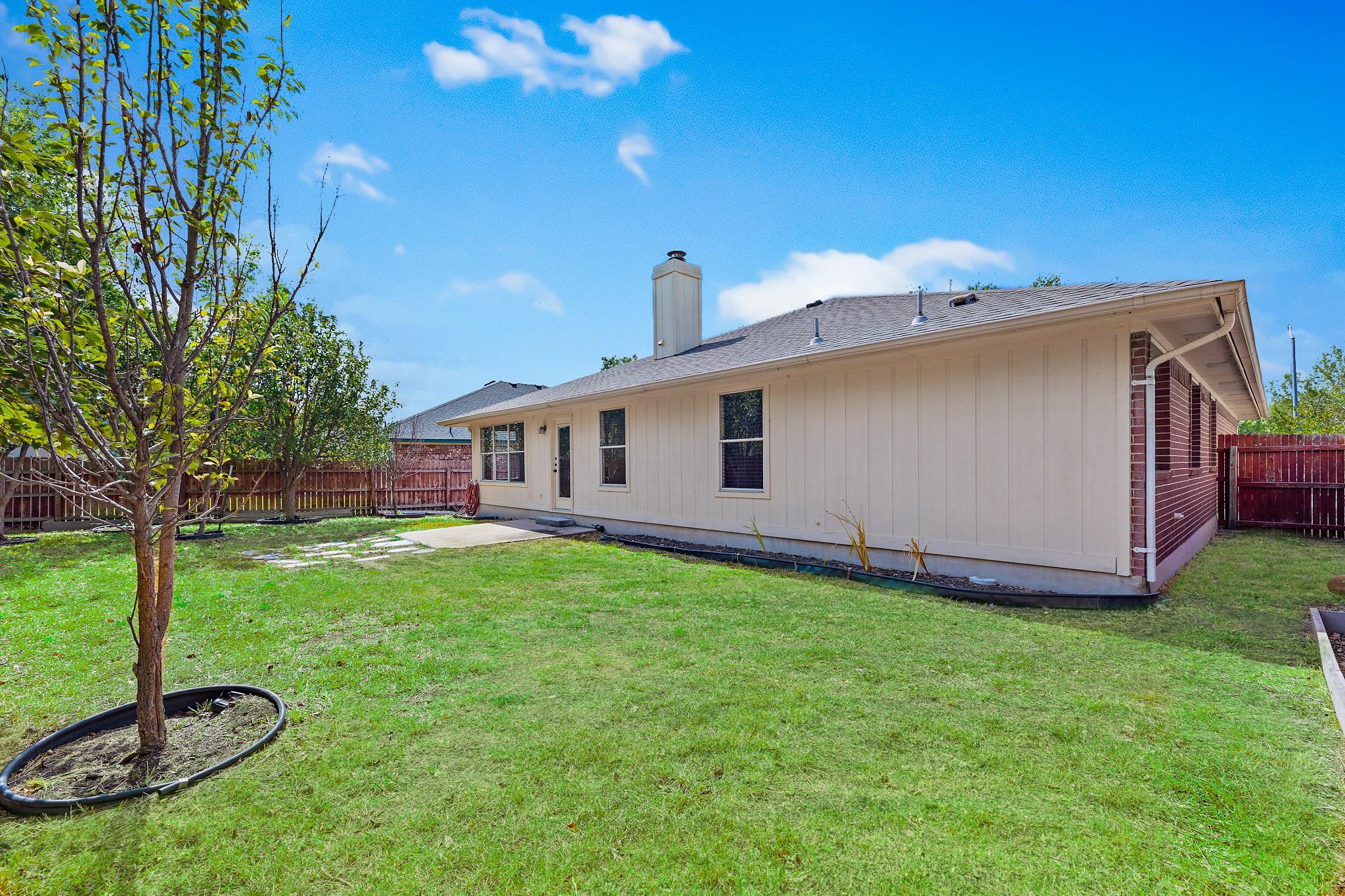 1208 Lochaline Loop Property Photo 37