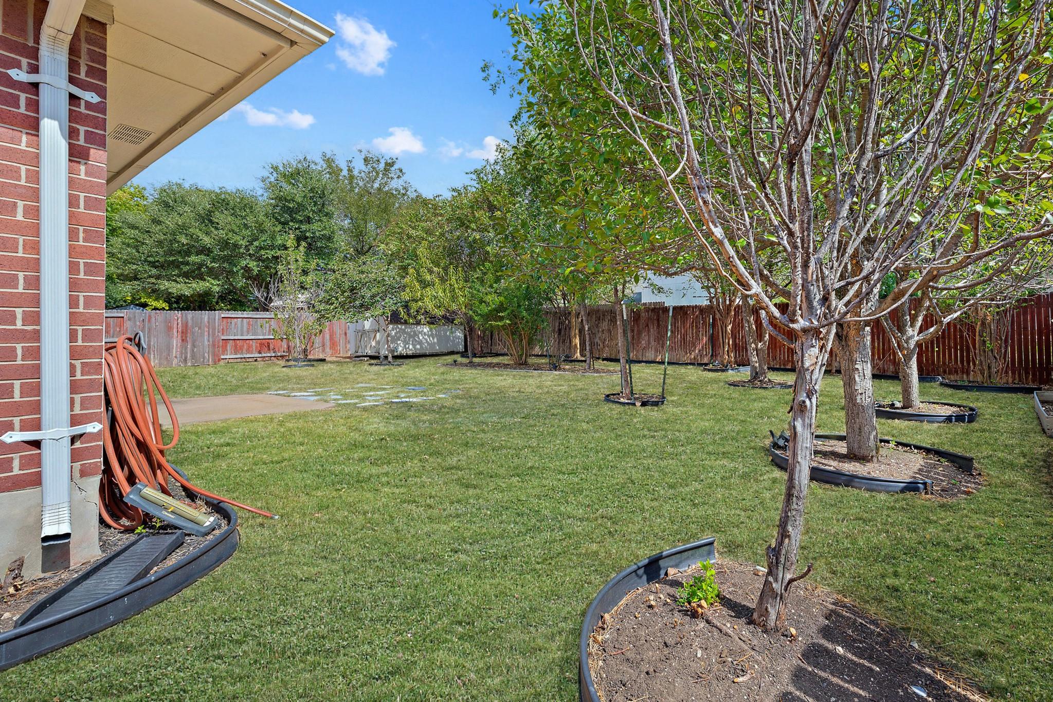 1208 Lochaline Loop Property Photo 39