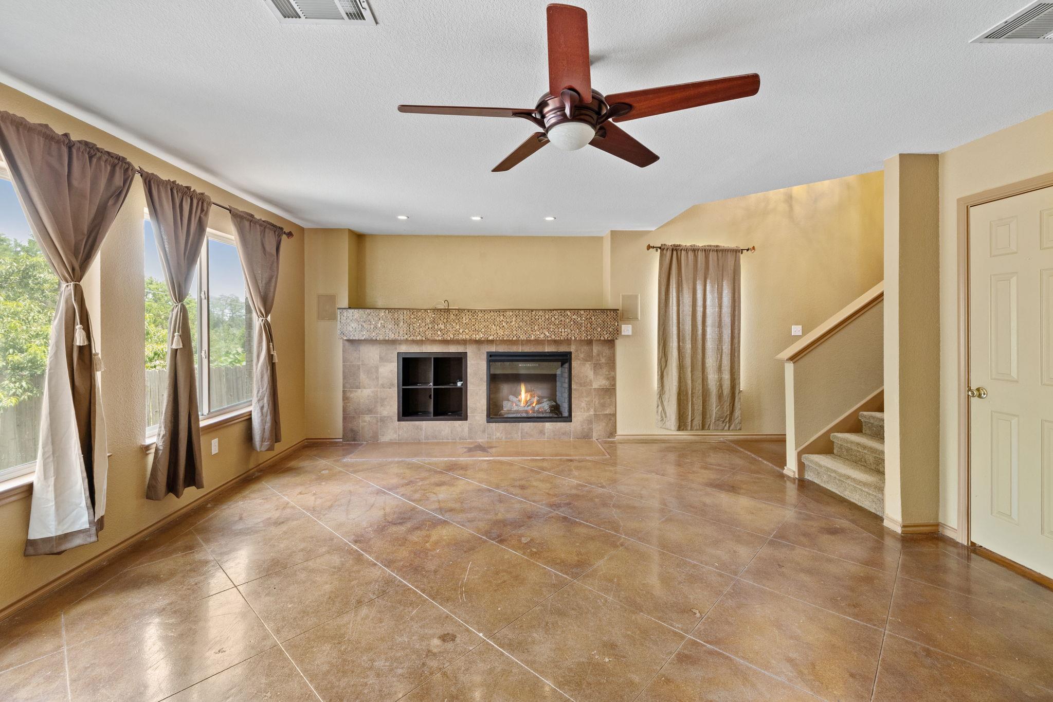 3634 Windhill Loop Property Photo 7