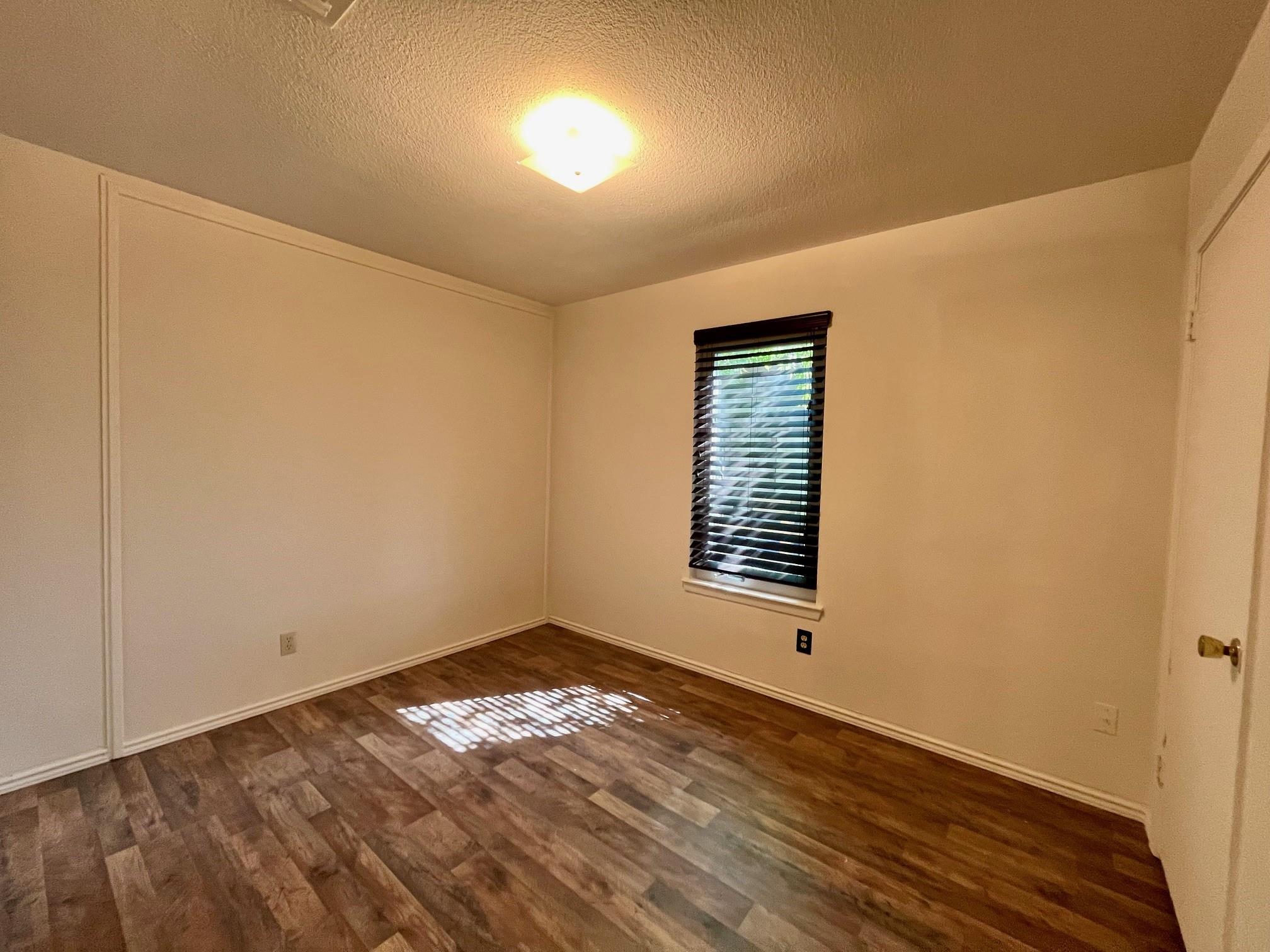 8909 Shepard Dr Property Photo 10