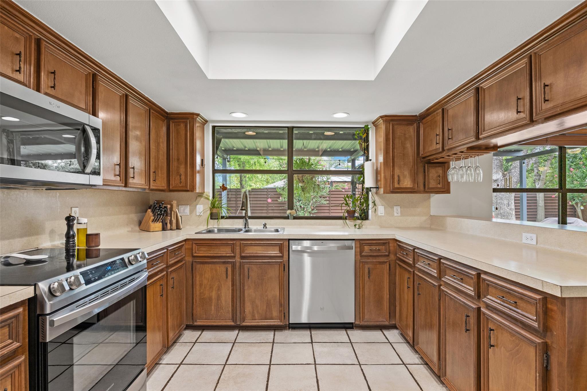 7208 Reaburn St Property Photo 11