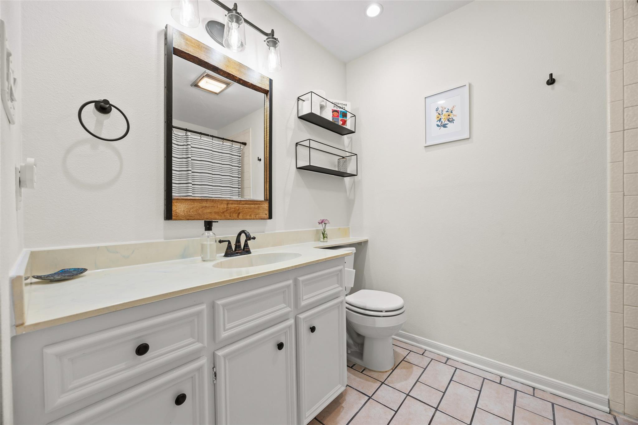 7208 Reaburn St Property Photo 17