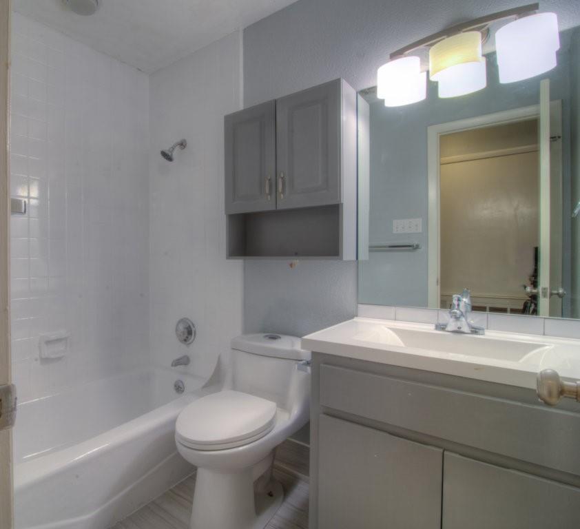 3200 Duval St 105 Property Photo 6