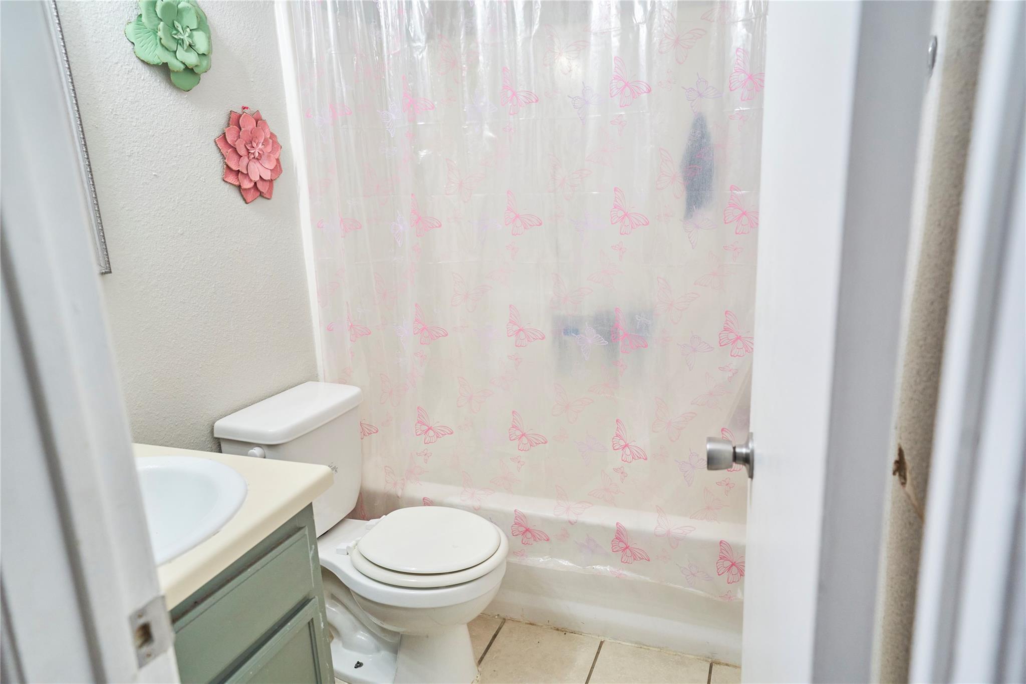 16003 Stoneham Cir Property Photo 9