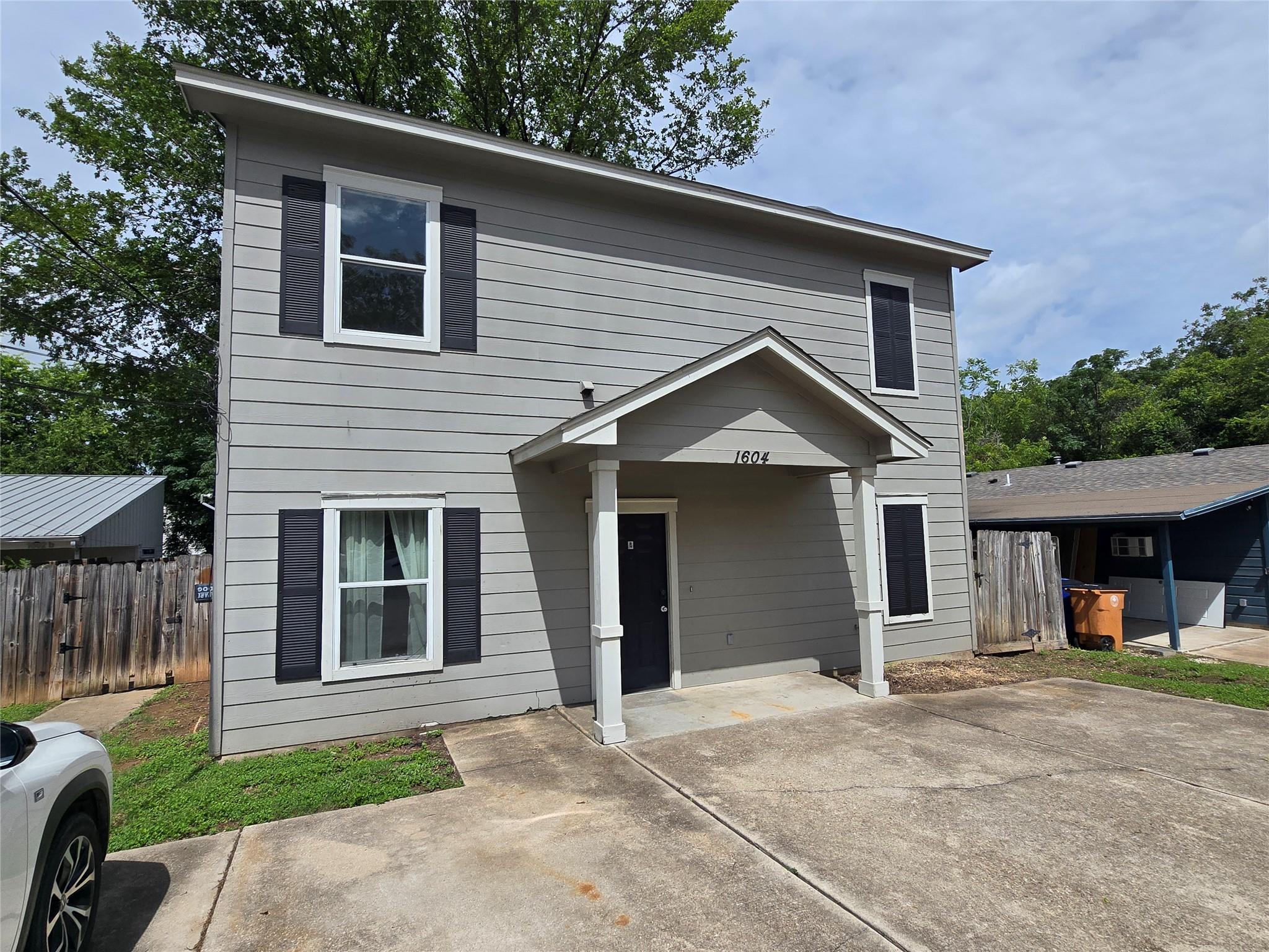 1604 Singleton Ave #a Property Photo 2