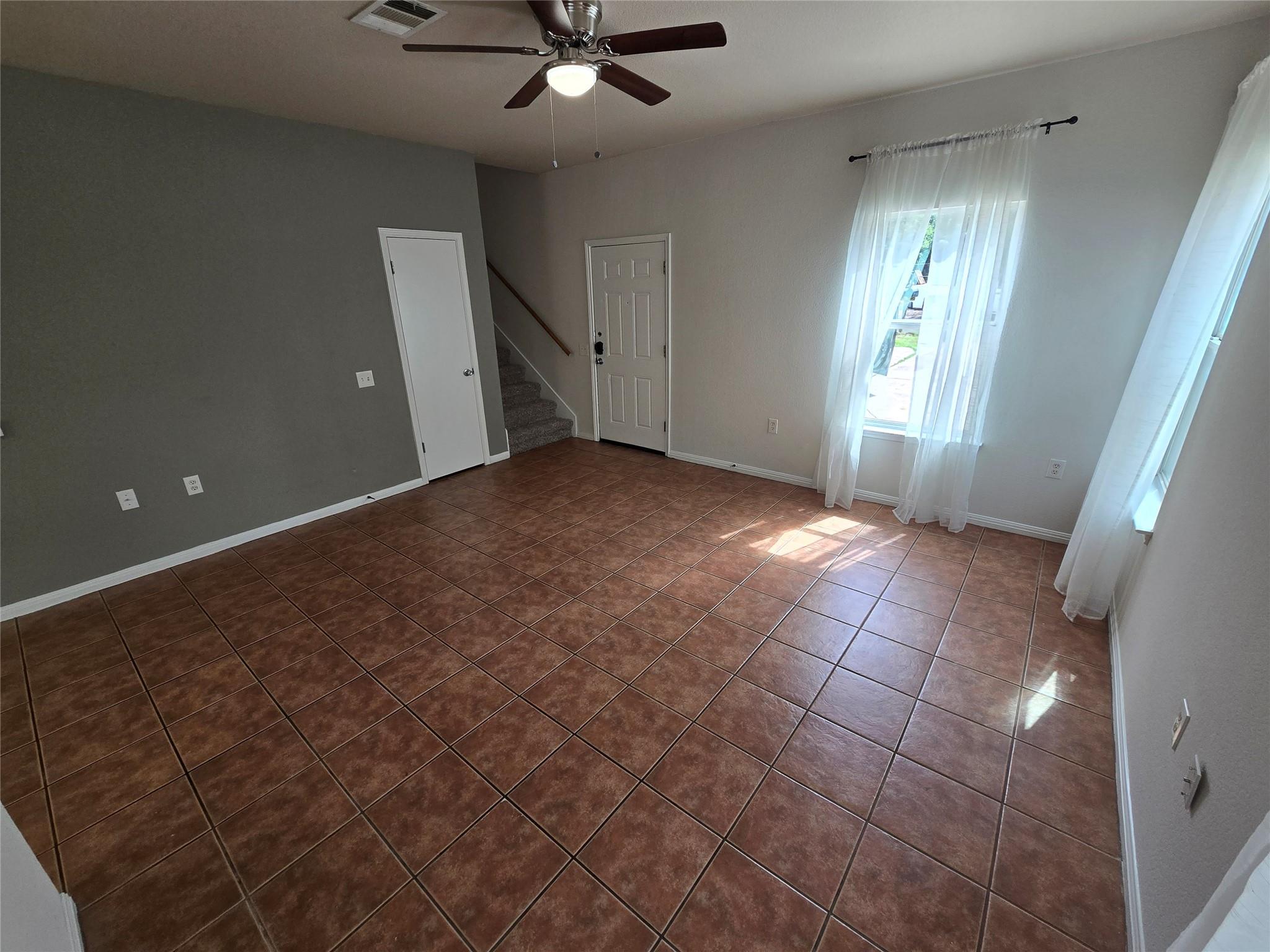 1604 Singleton Ave #a Property Photo 5