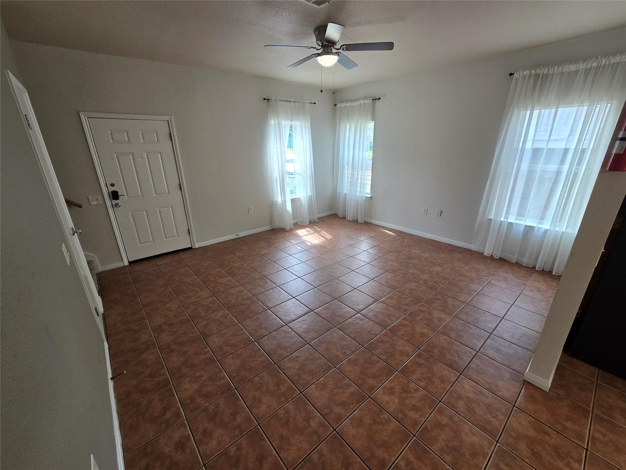 1604 Singleton Ave #a Property Photo 7