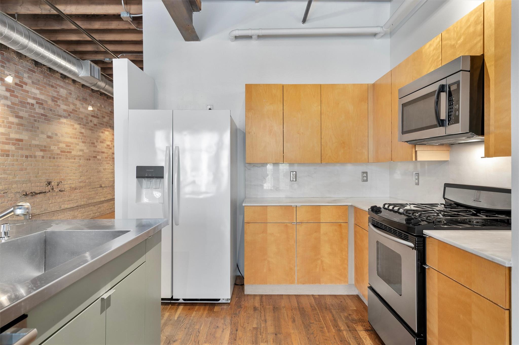 411 Brazos St #206 Property Photo 3