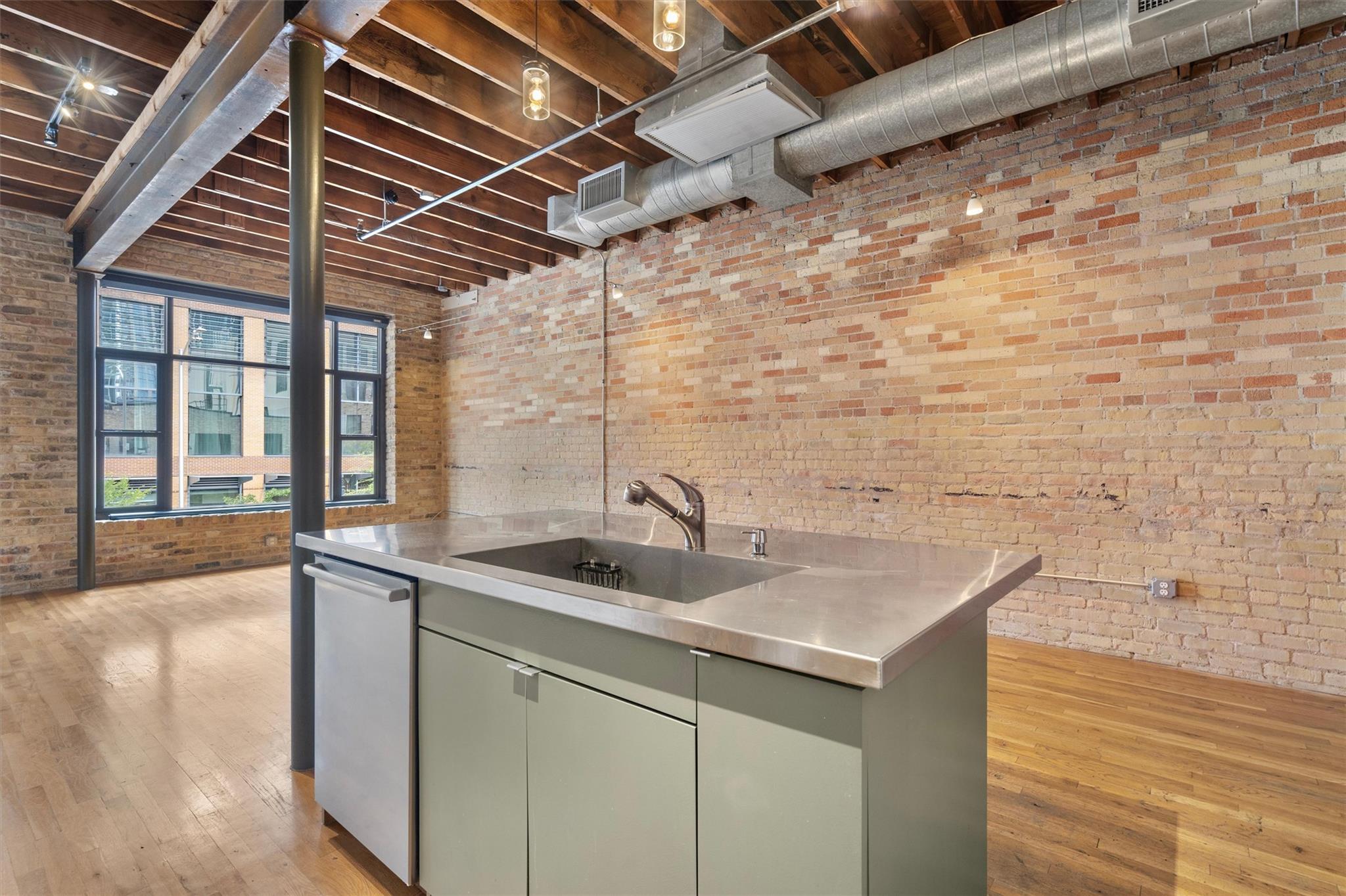 411 Brazos St #206 Property Photo 6