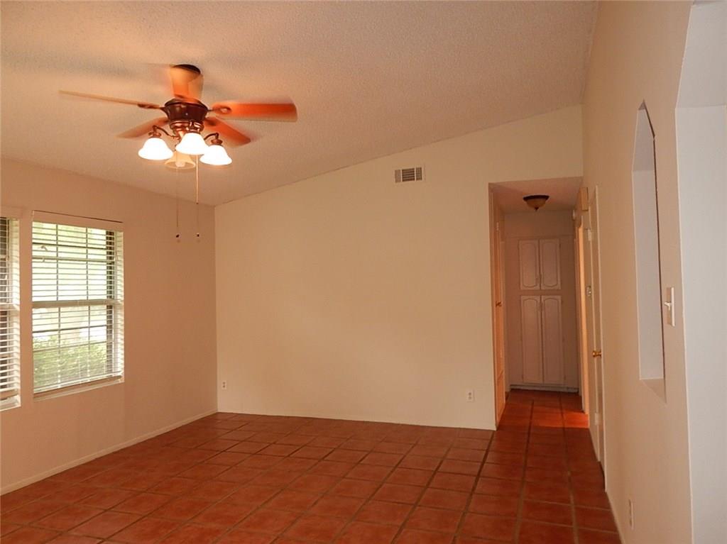 6206 Boxcar Run Property Photo 4