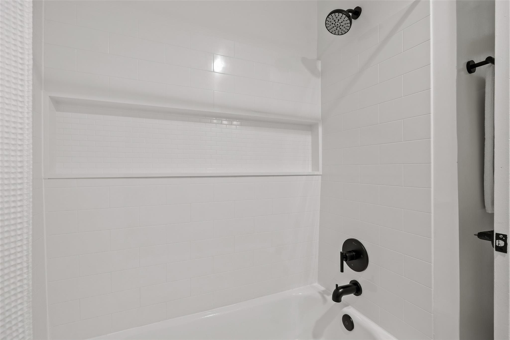 5506 S Pleasant Valley Rd Property Photo 12